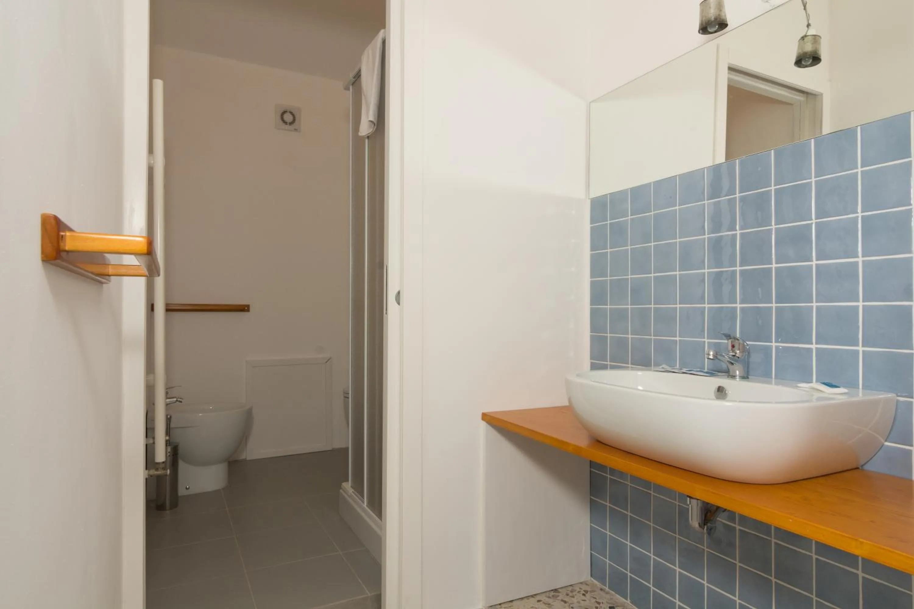 Shower in Agriturismo di Serragiumenta