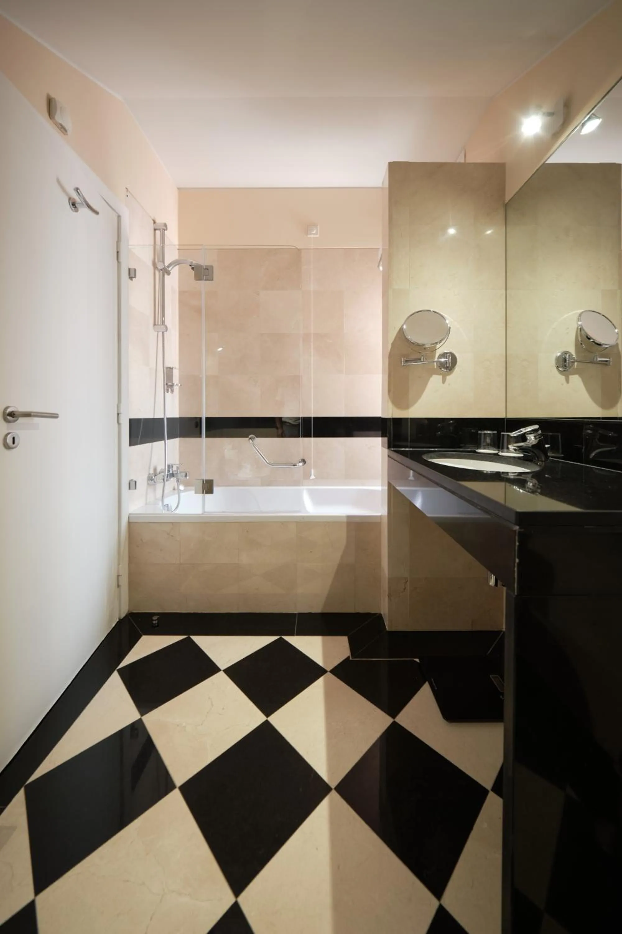 Bathroom in Palacio da Lousa Boutique Hotel