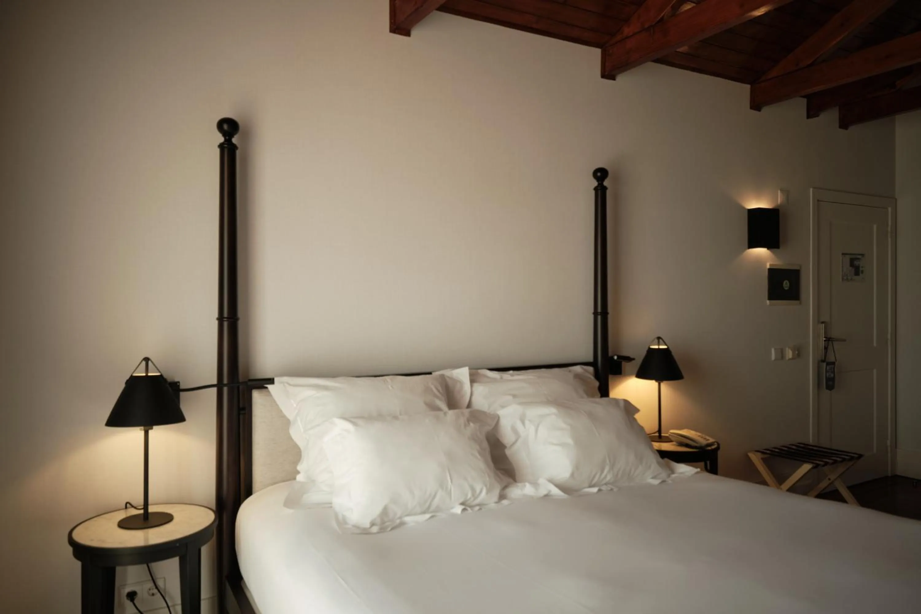 Bed in Palacio da Lousa Boutique Hotel
