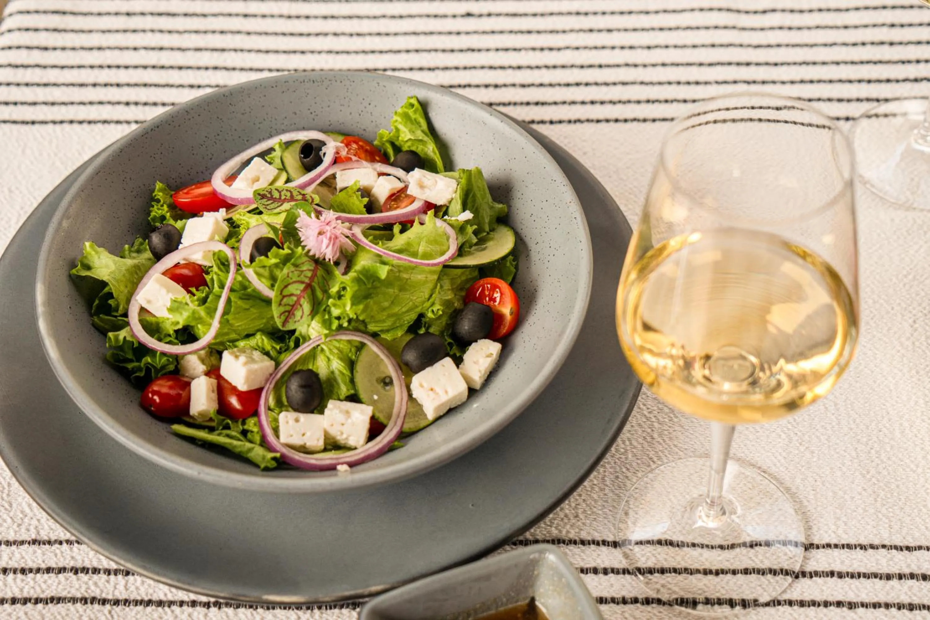 Restaurant/places to eat in Casa Bonita Hotel & Luxury Residence