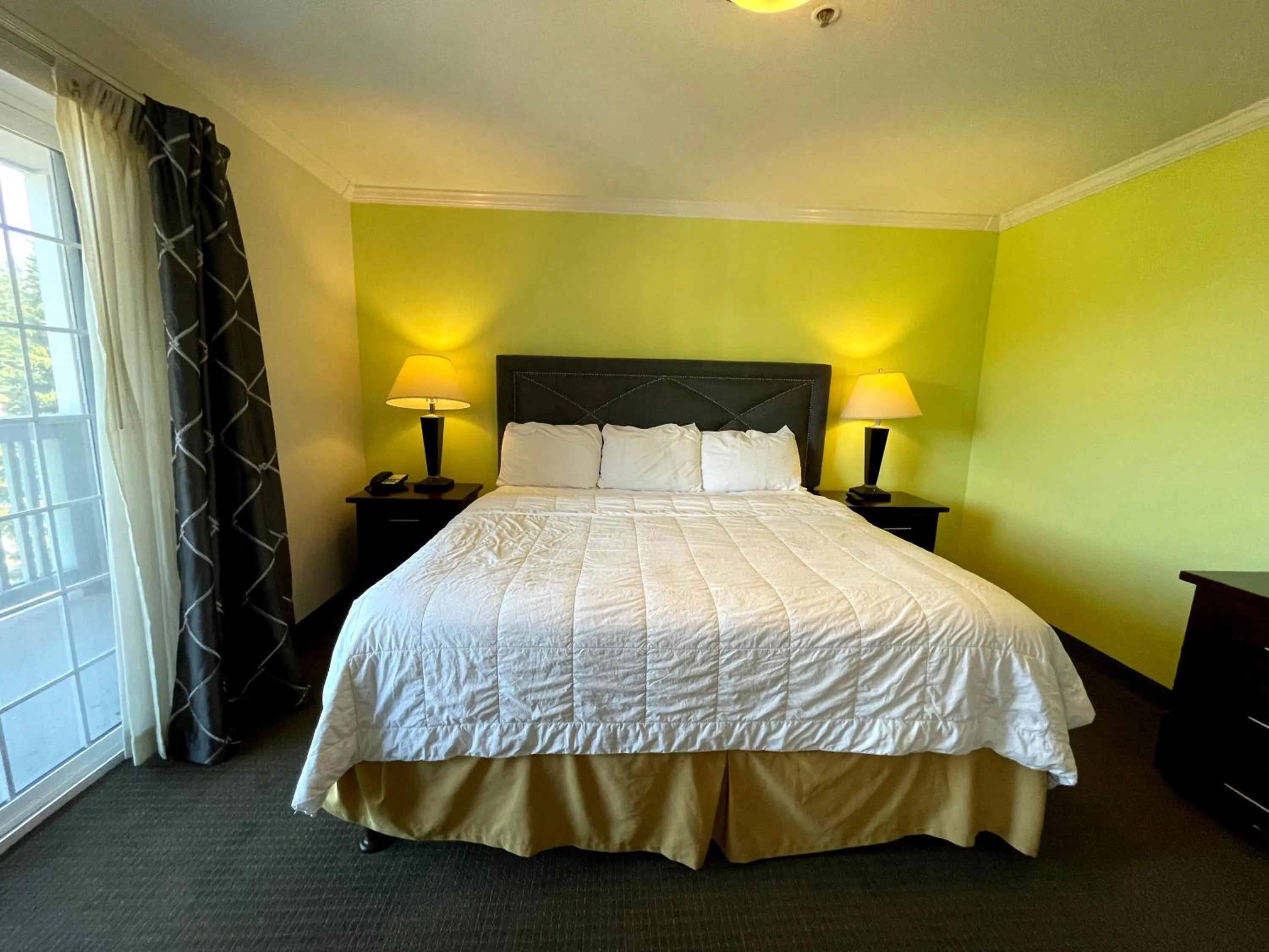 Bed in Fidalgo Country Inn