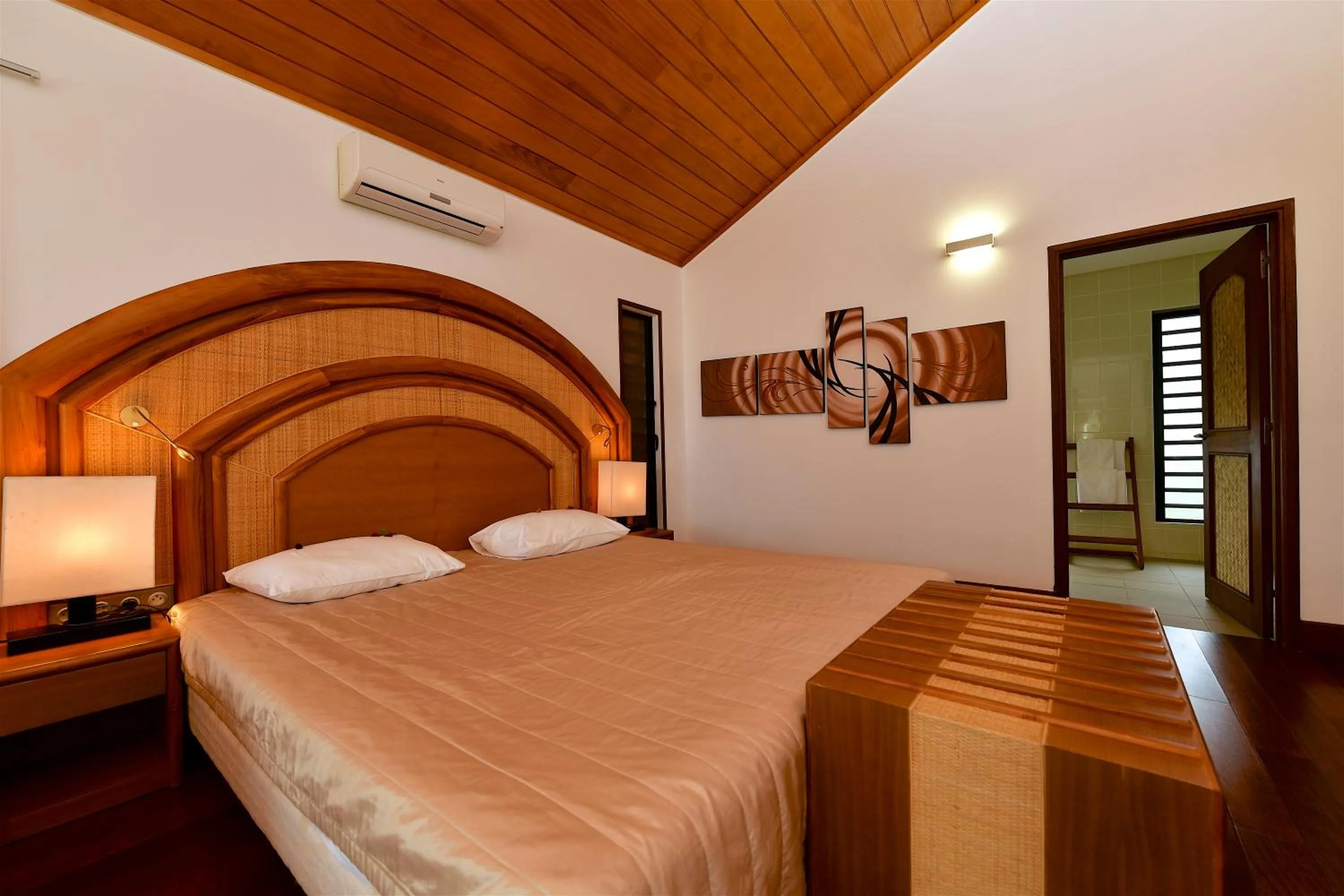 Bed in Hotel Paradis d'Ouvéa