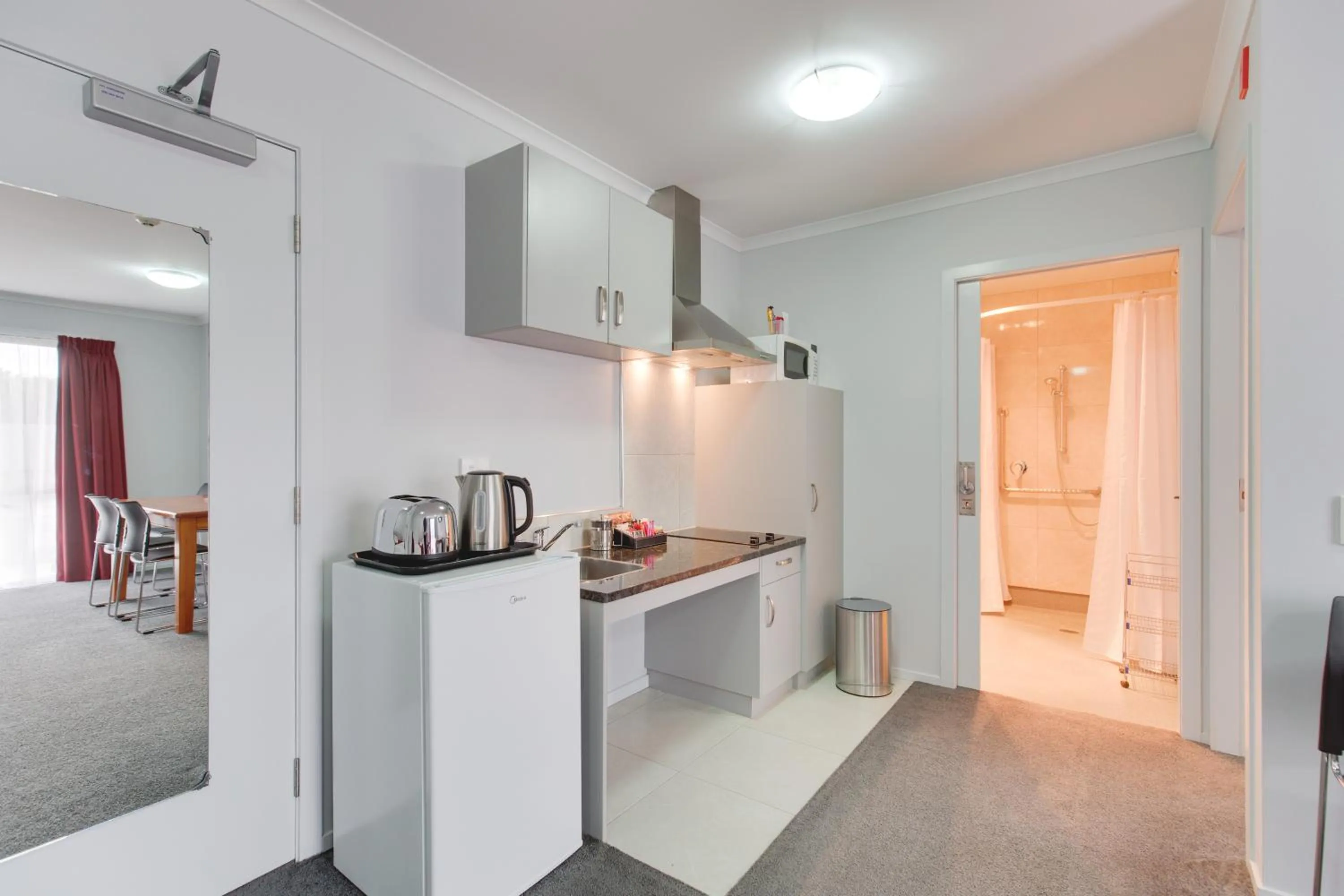 Kitchen or kitchenette in BKs Premier Motel Esplanade