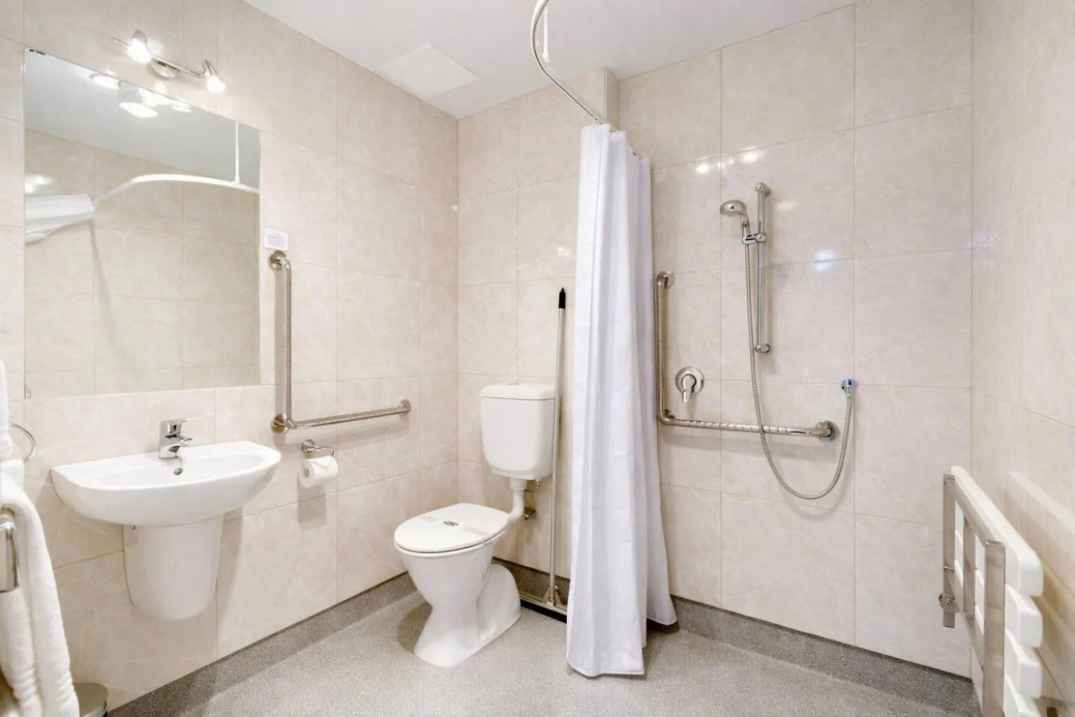 Facility for disabled guests in BKs Premier Motel Esplanade