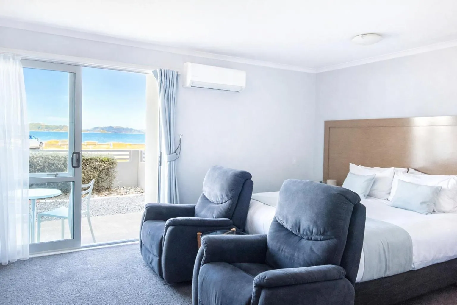 Bed in BKs Premier Motel Esplanade