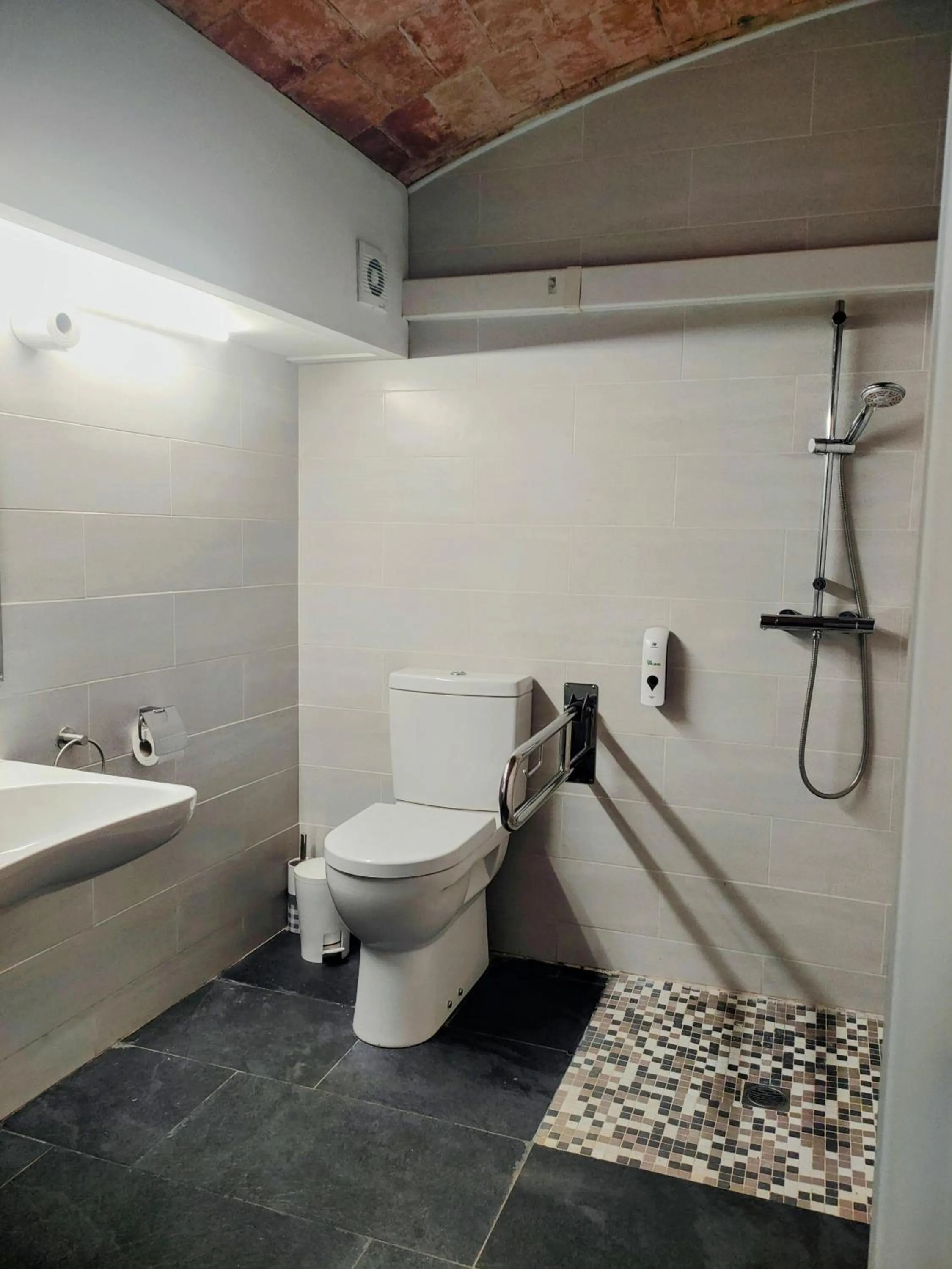 Shower in La Frasera Alojamiento Rural