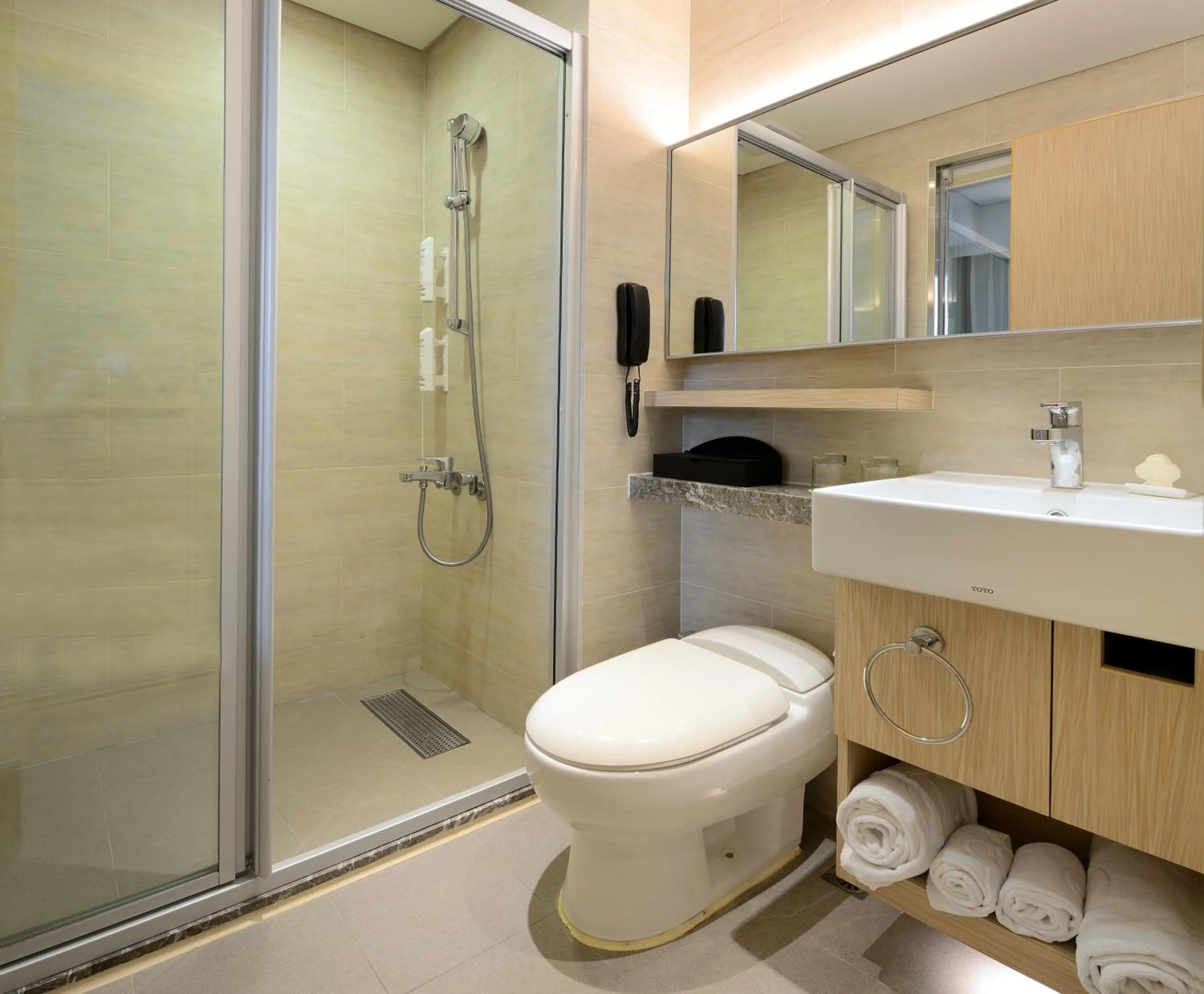 Toilet in Park City Hotel Central Taichung