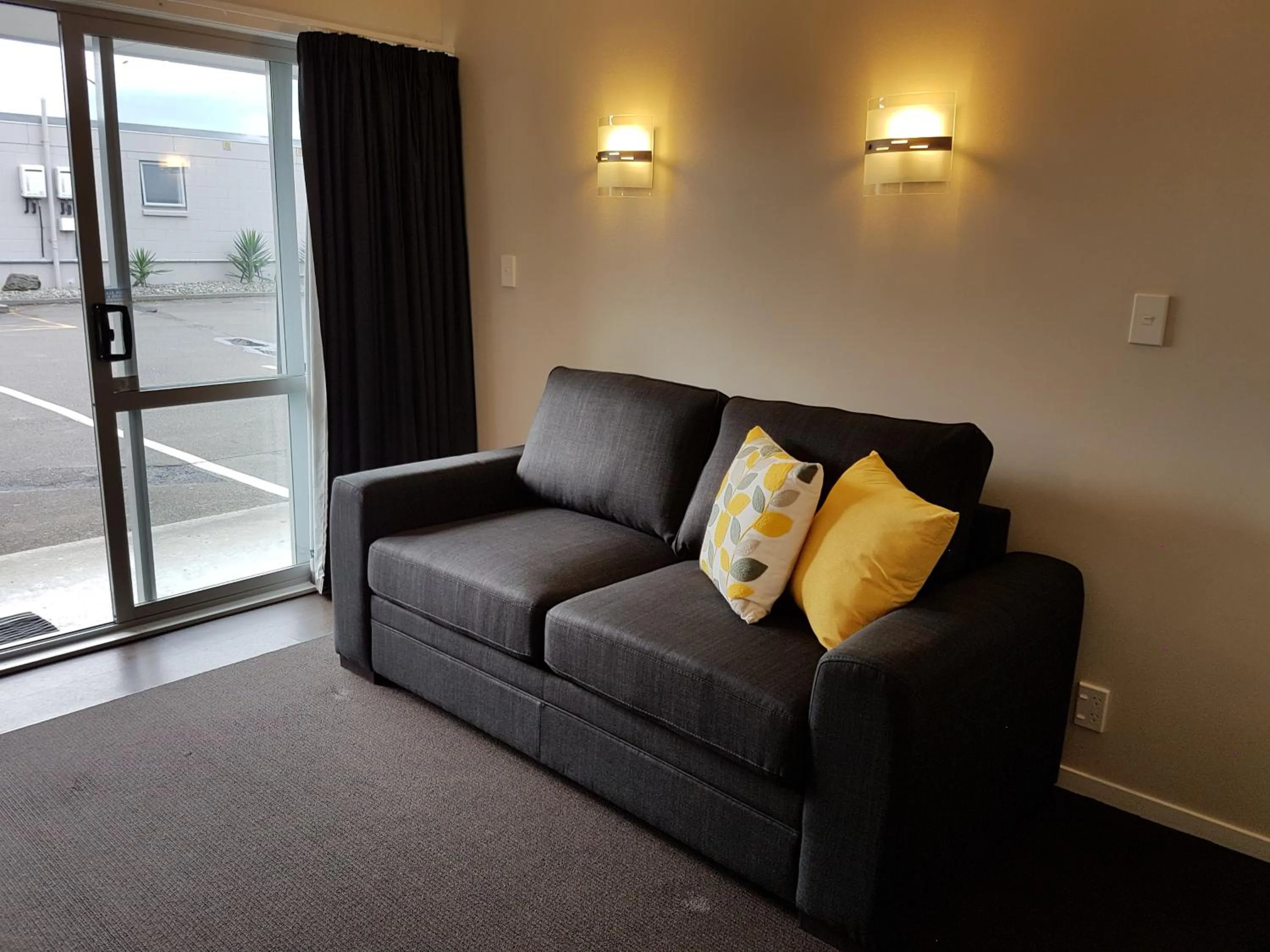 Living room in Aspree Motor Inn