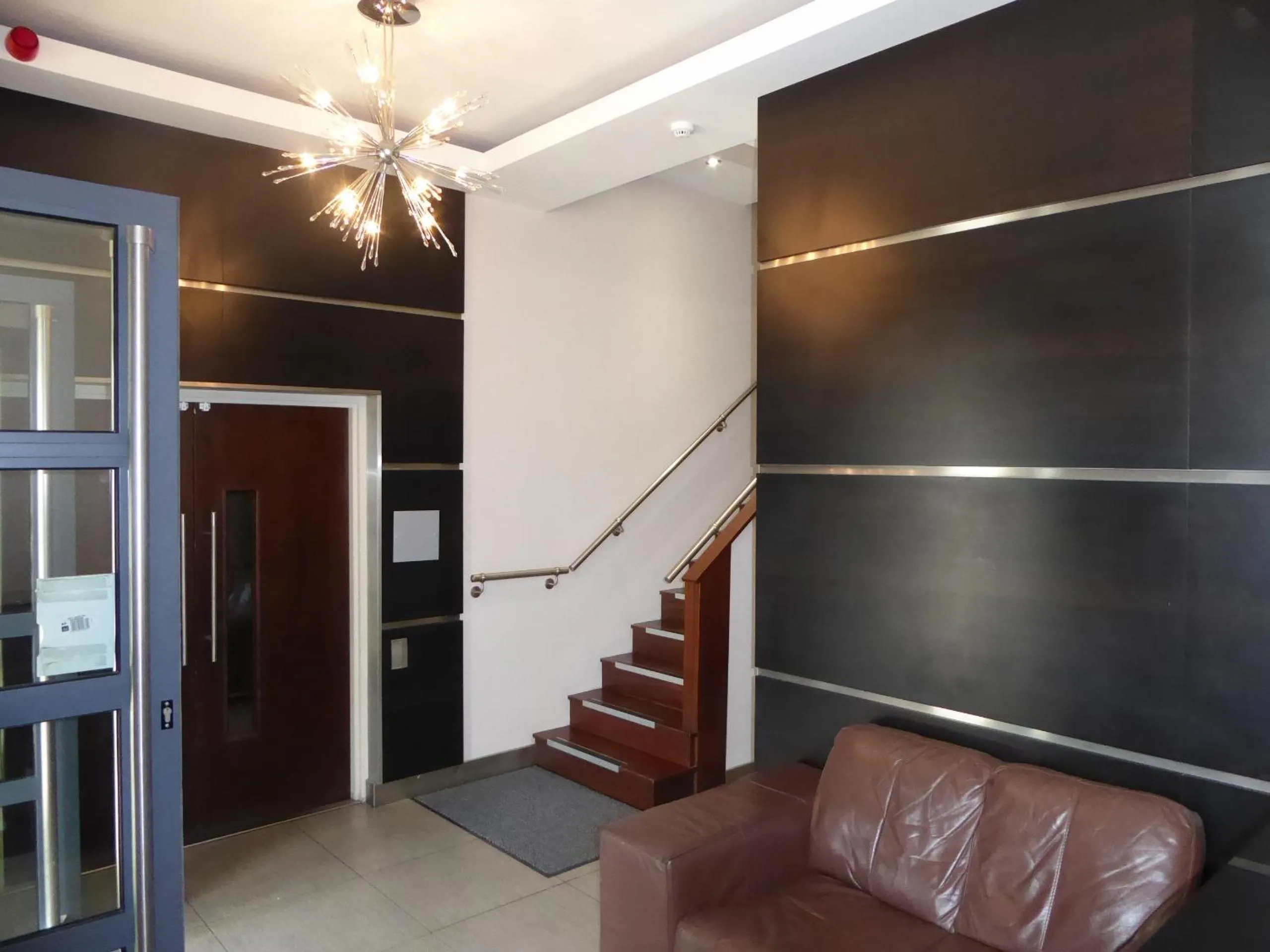 Facade/entrance in Hatfield Lodge