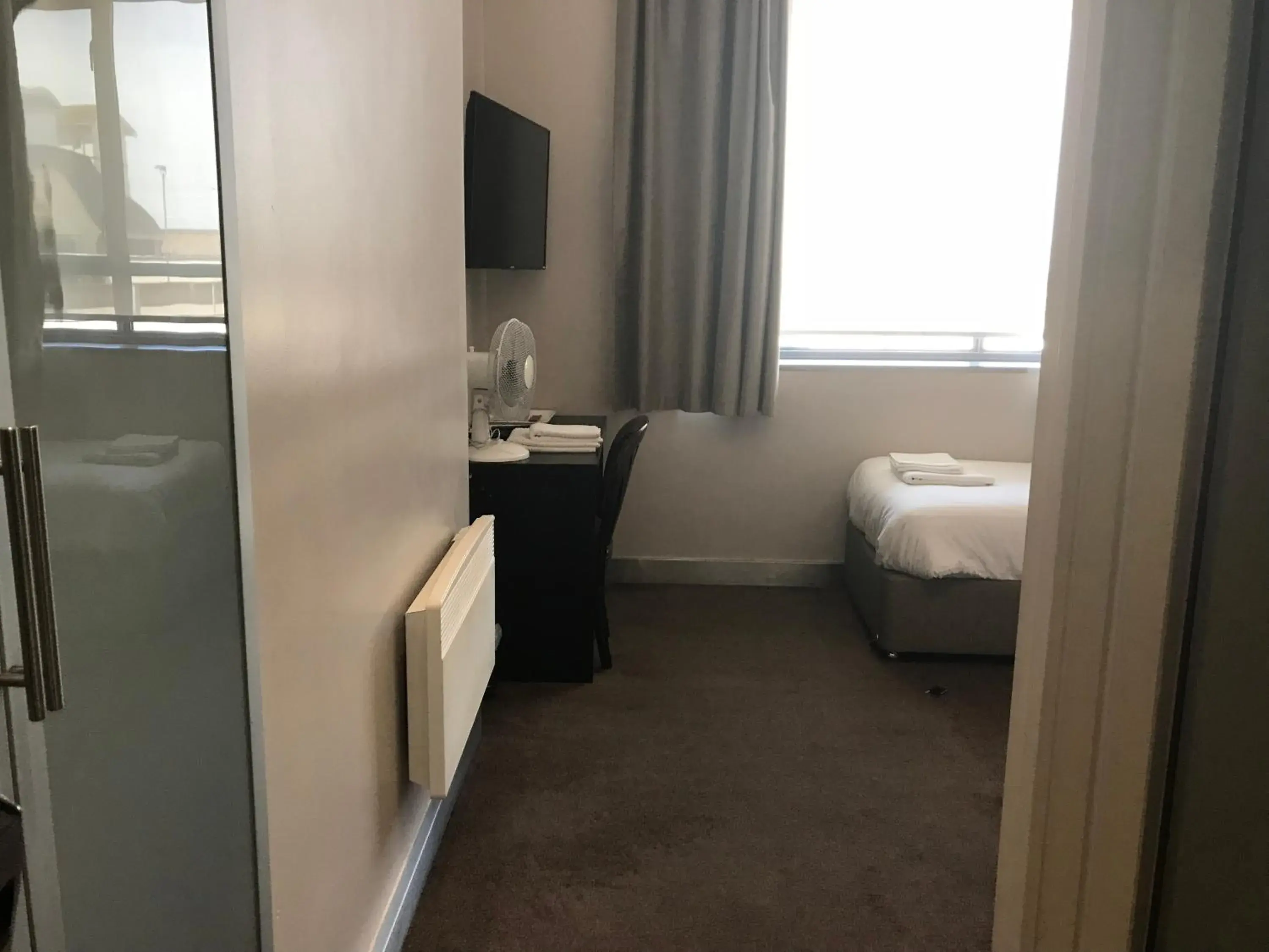 Standard Twin Room in Hatfield Lodge Standard Twin Room in Hatfield Lodge