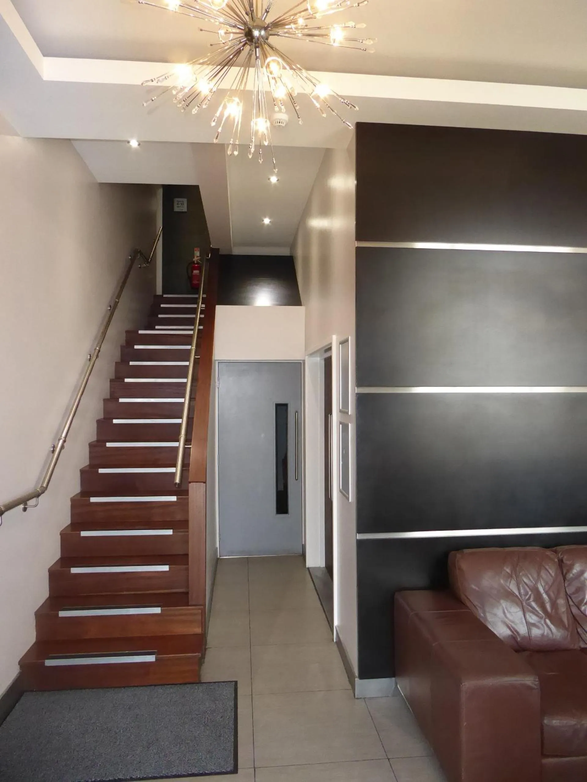 Facade/entrance in Hatfield Lodge