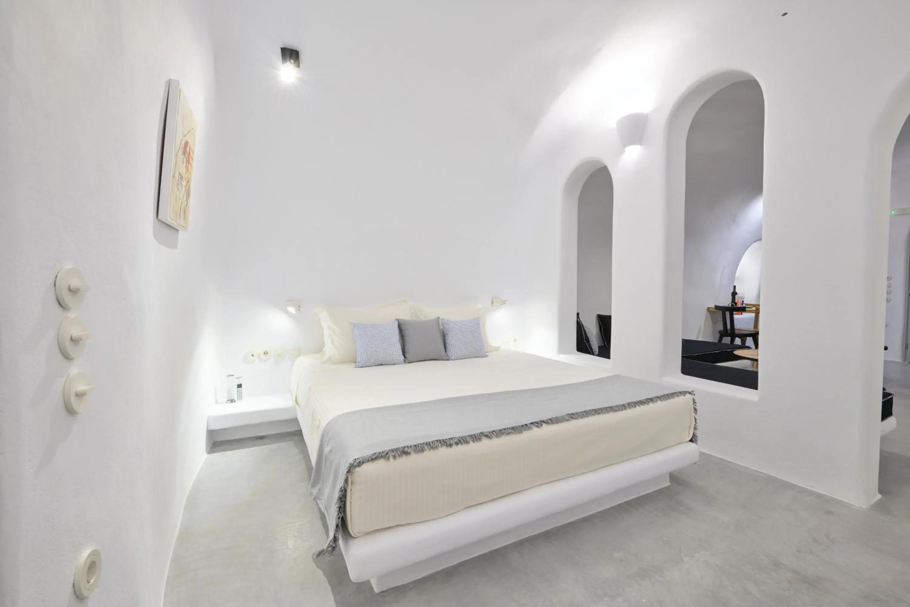 Summer, Bed in Cave Suite Oia