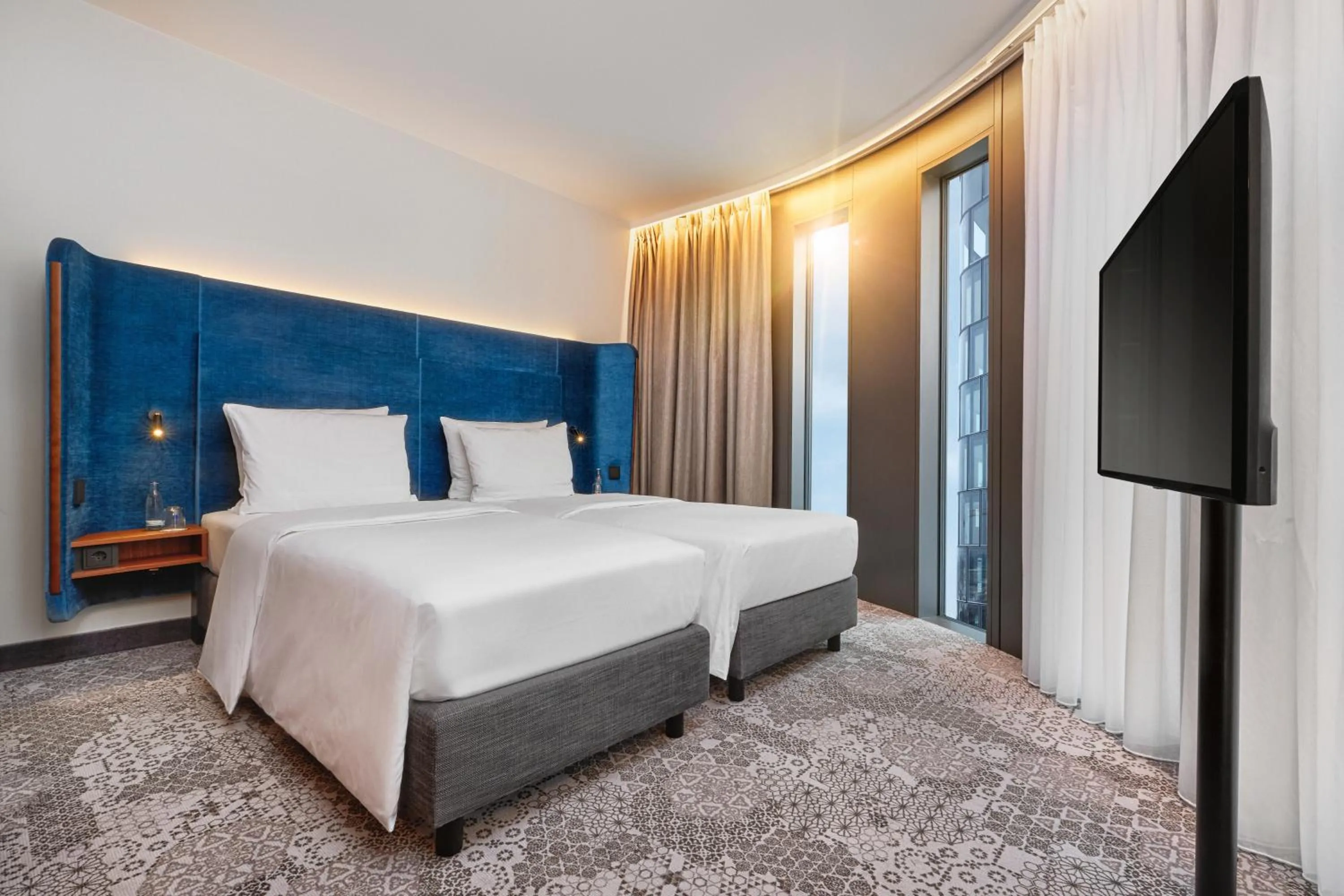 Photo of the whole room, Bed in HYPERION Hotel München