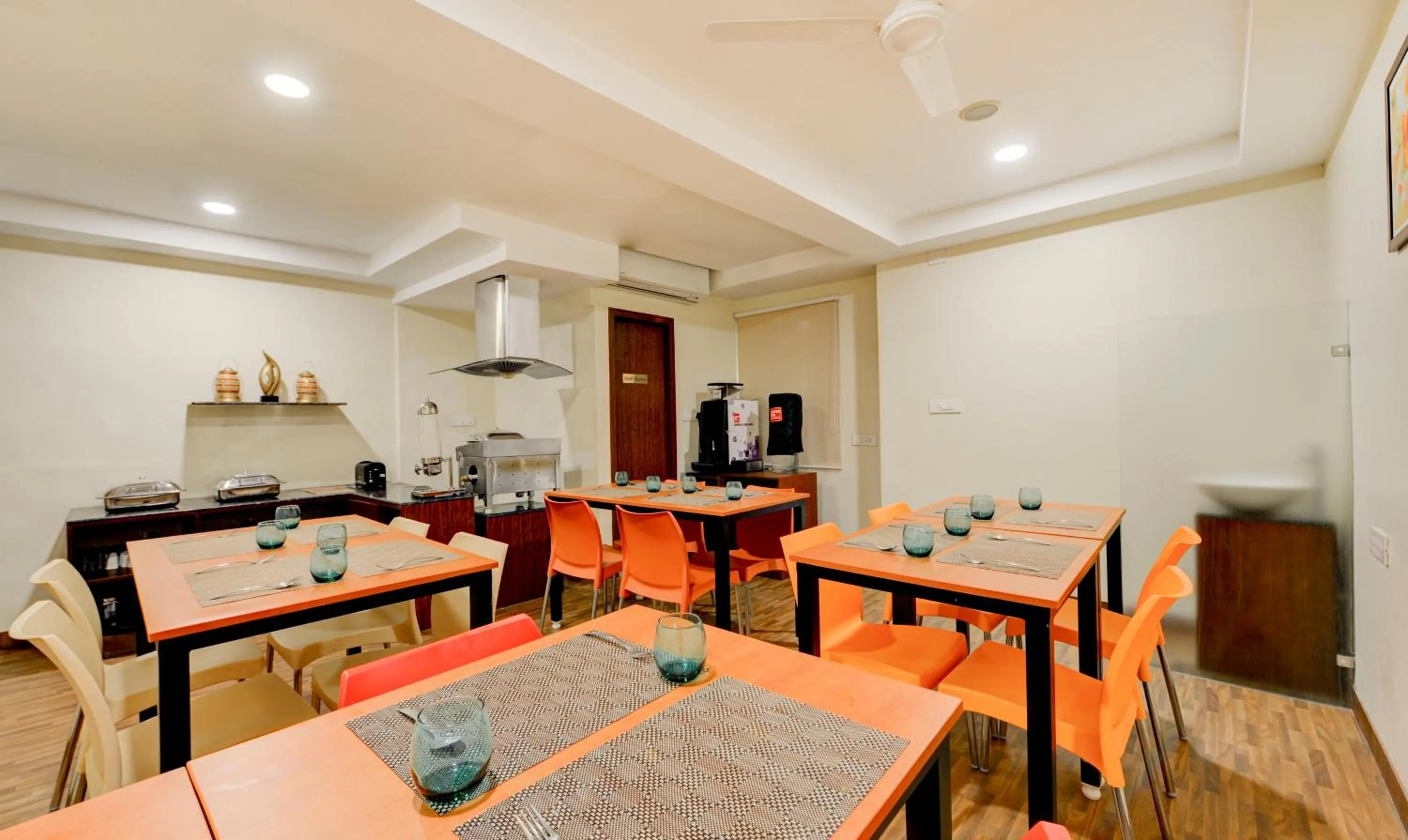 Dining area in Treebo Welcome Inn, Porur
