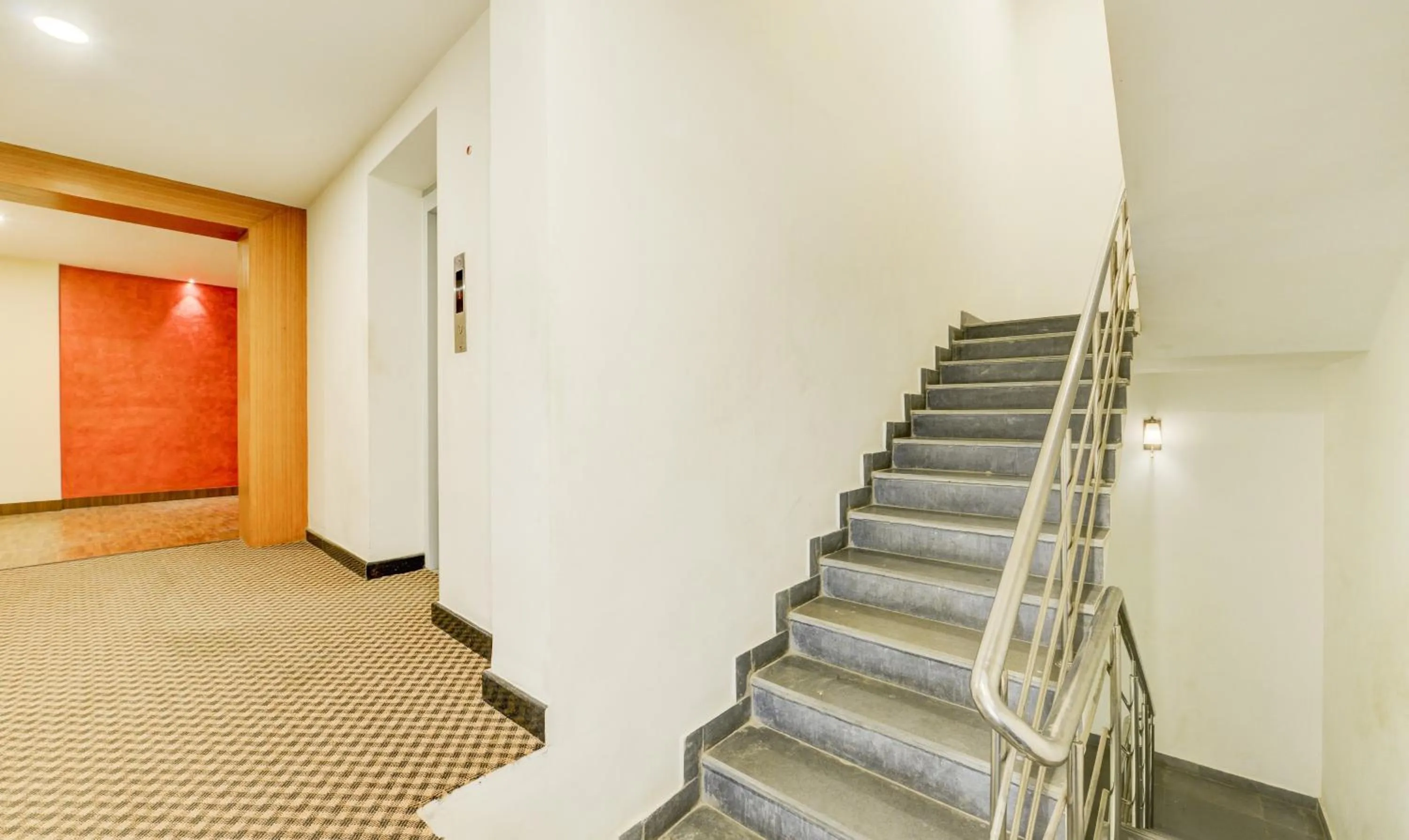 Lobby or reception in Treebo Welcome Inn, Porur