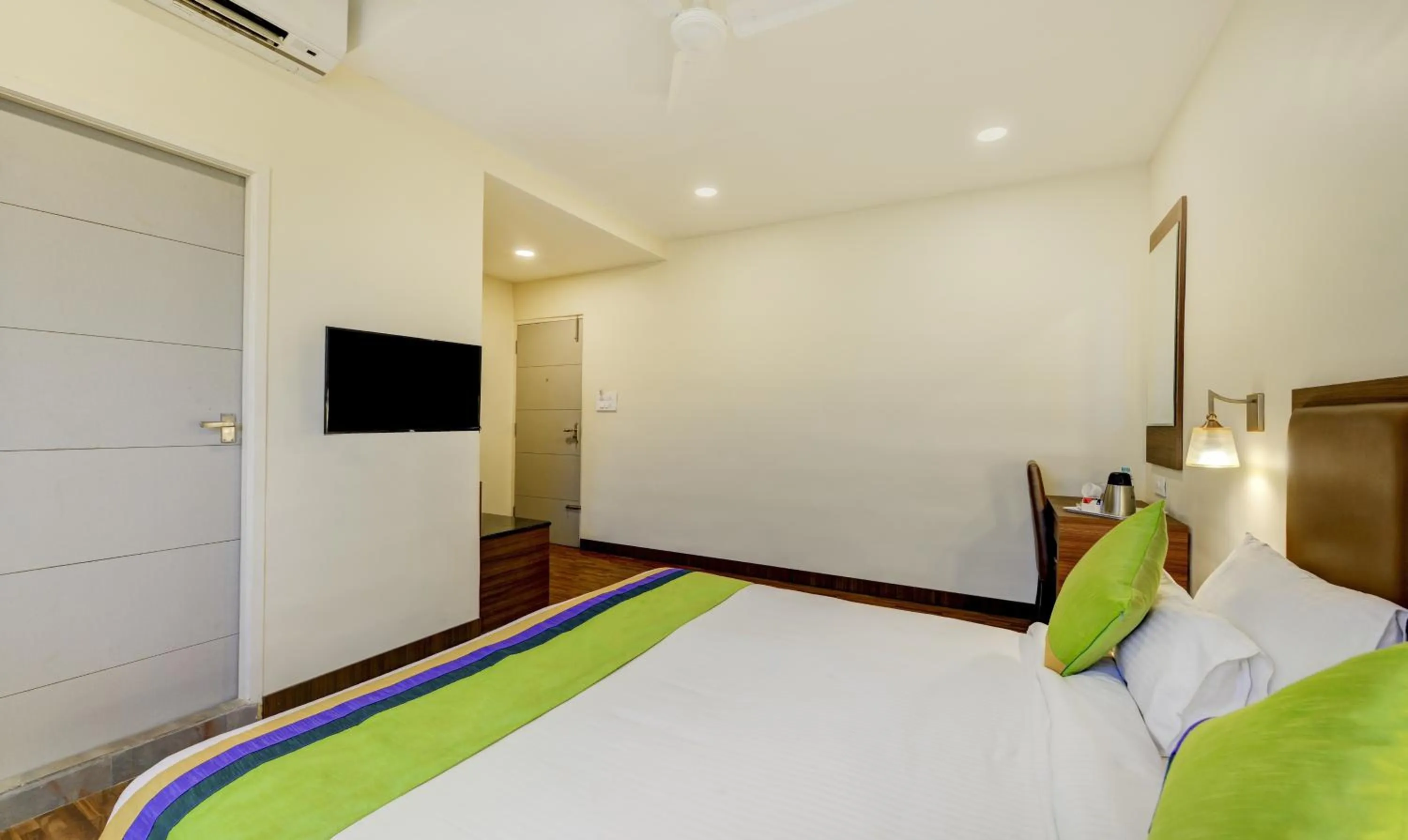 Bedroom in Treebo Welcome Inn, Porur