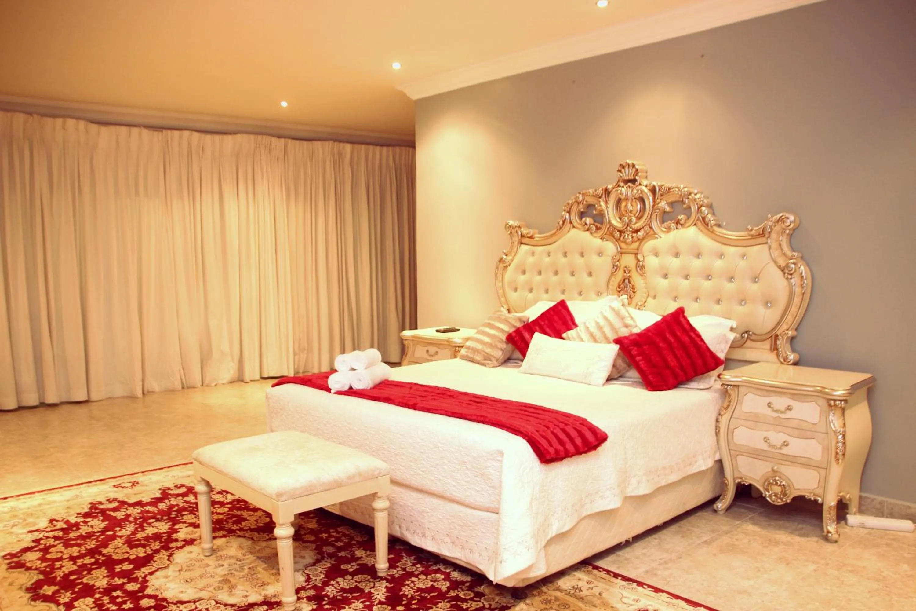 TV and multimedia, Bed in Rehoboth Mountain Suites