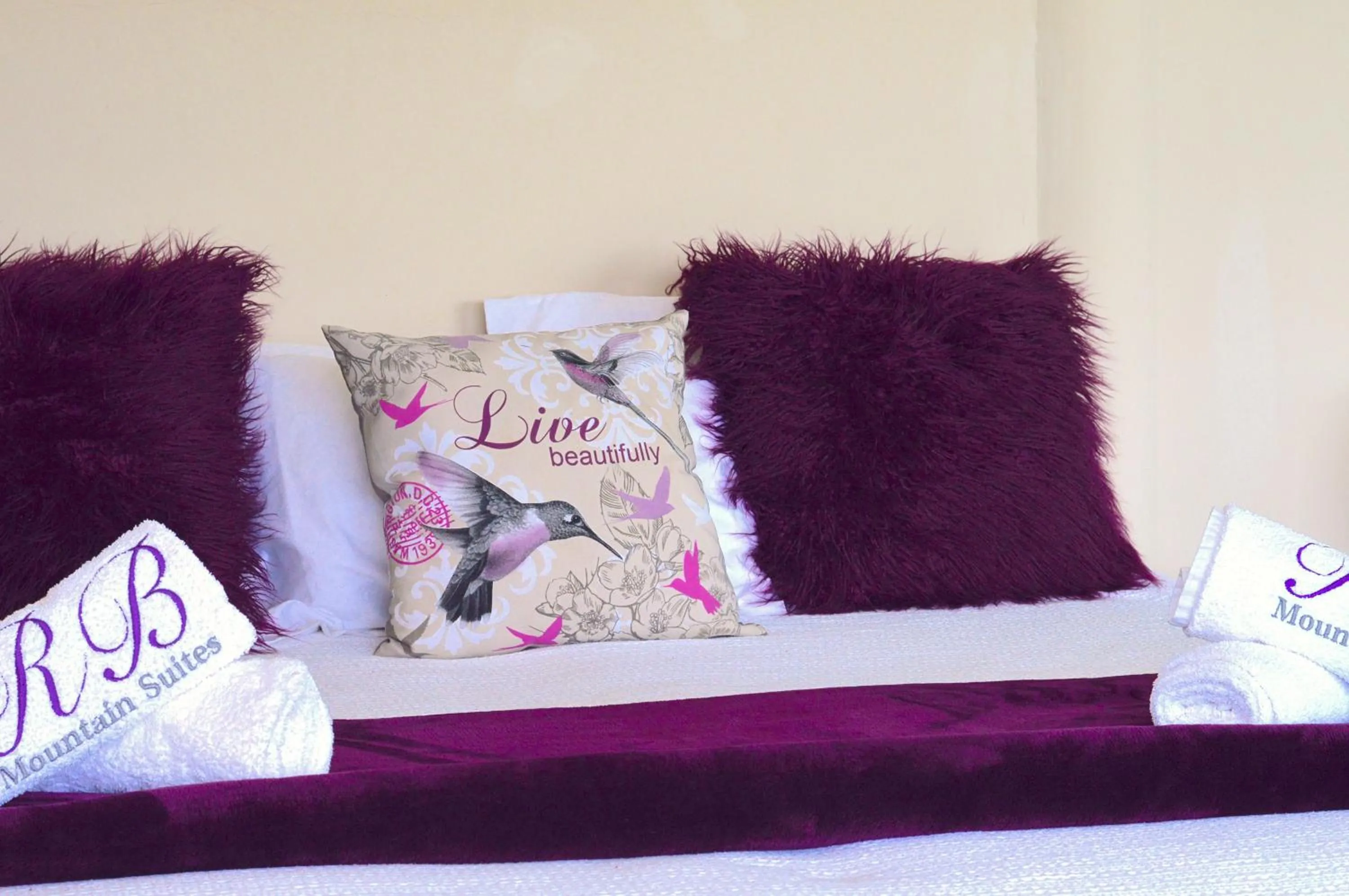 Decorative detail, Bed in Rehoboth Mountain Suites