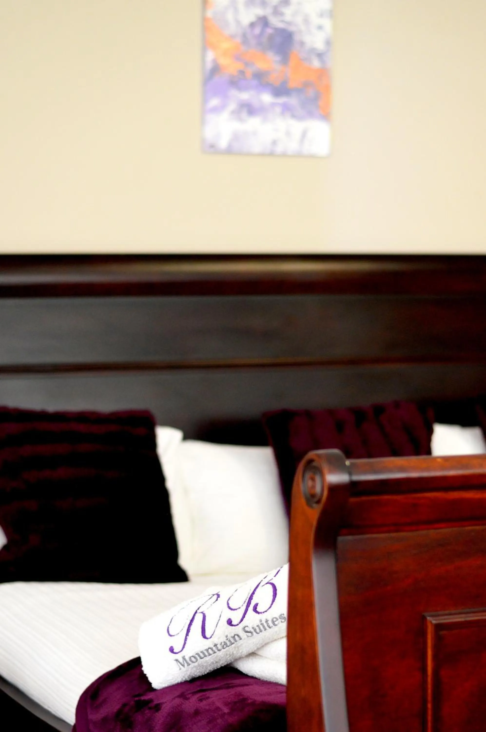 Decorative detail, Bed in Rehoboth Mountain Suites