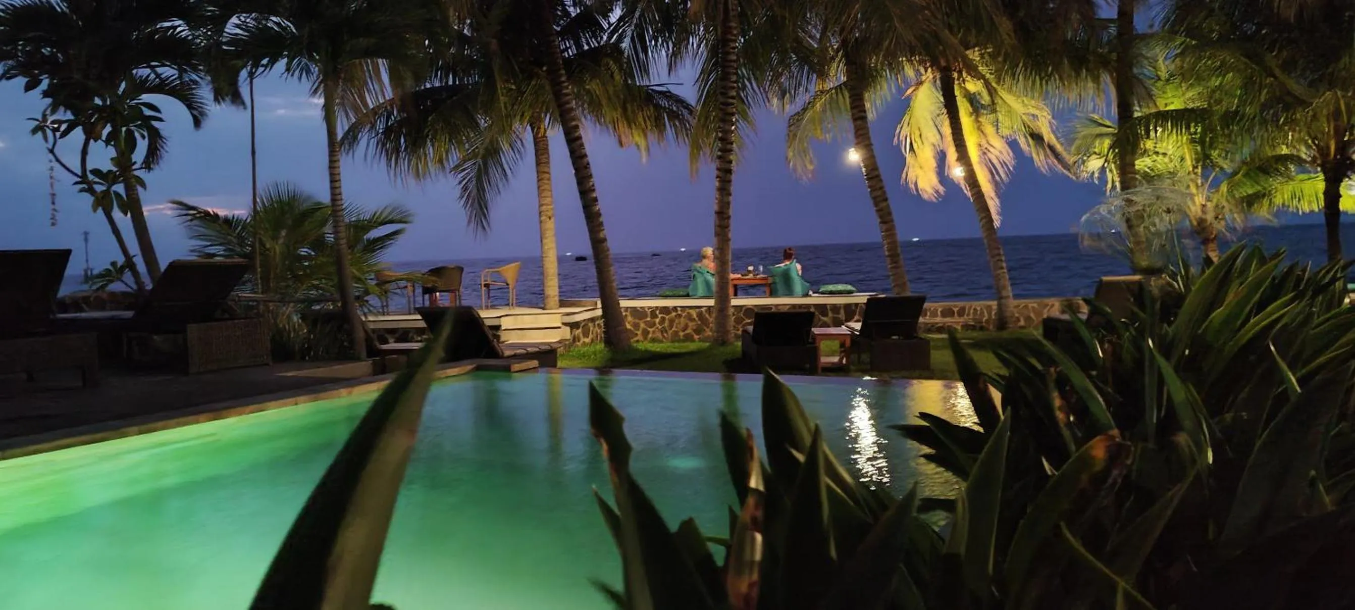 Night in 1000 Dream Bungalow