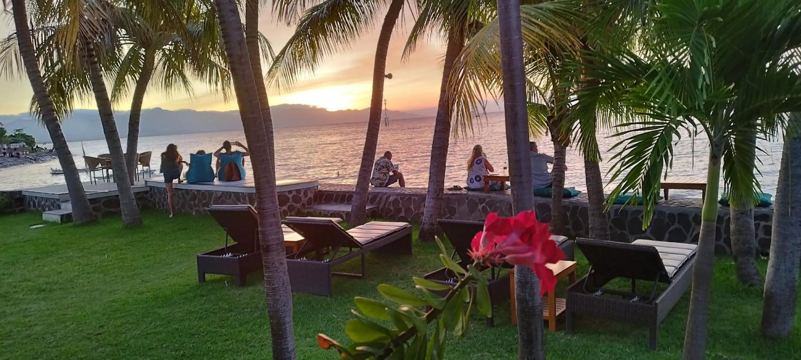 Sunset in 1000 Dream Bungalow