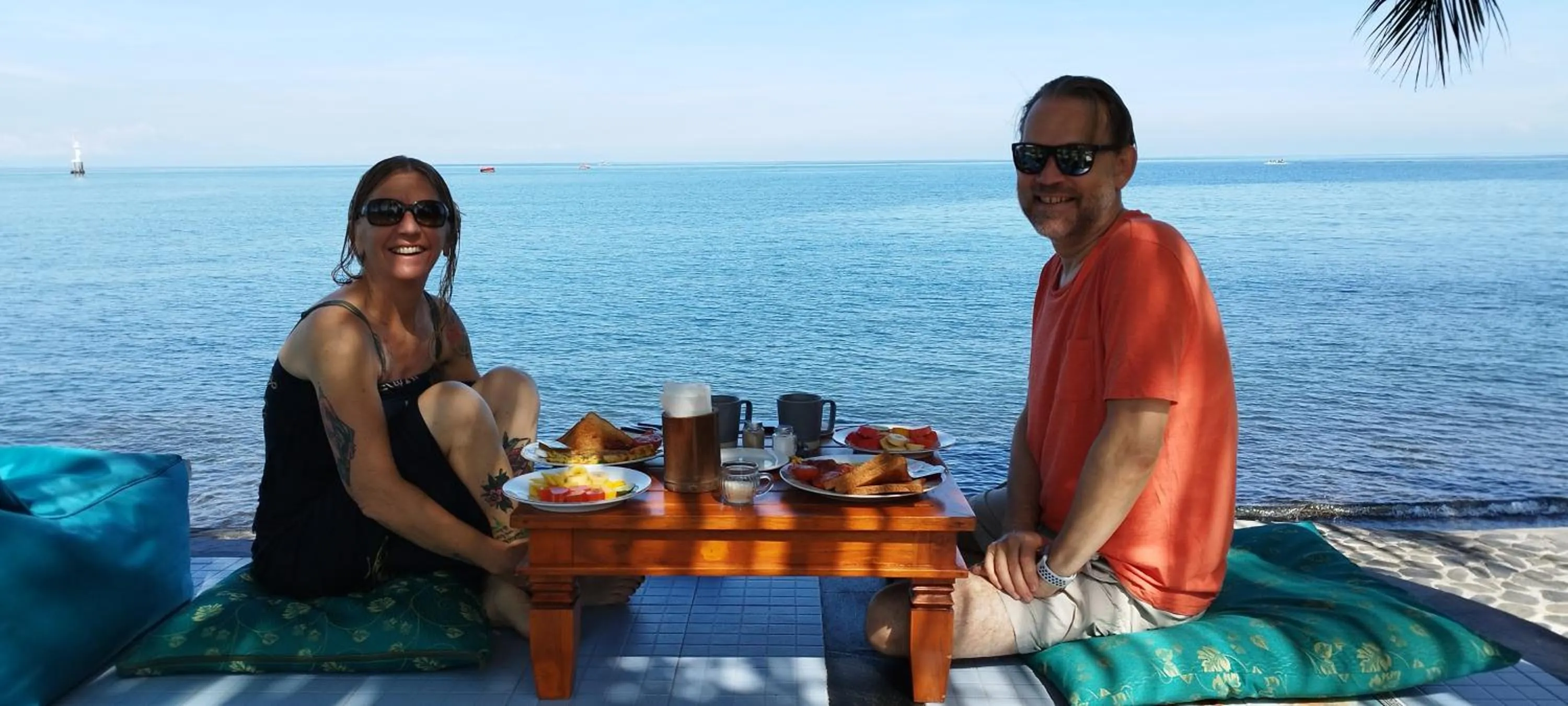 Restaurant/places to eat in 1000 Dream Bungalow