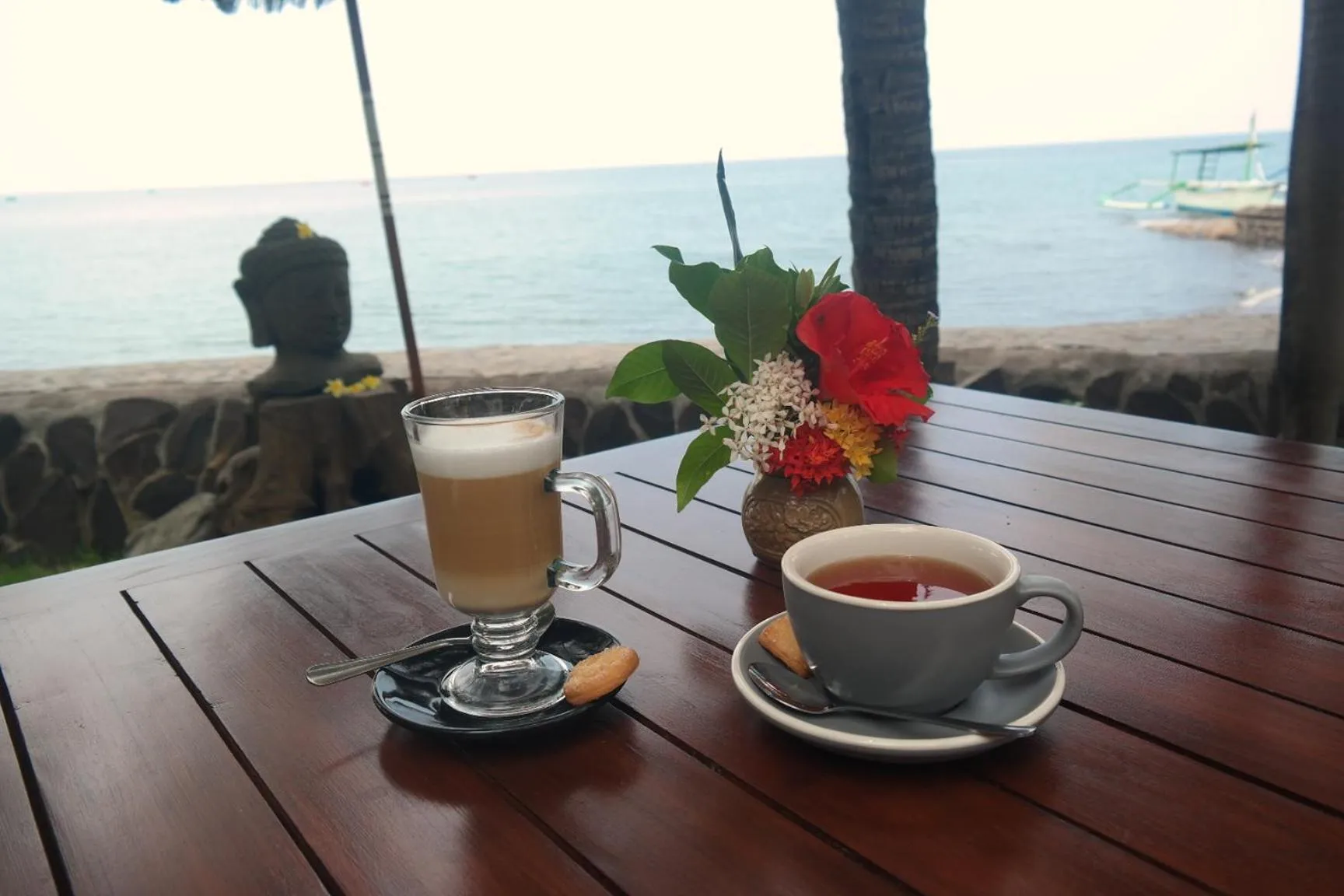 Restaurant/places to eat in 1000 Dream Bungalow