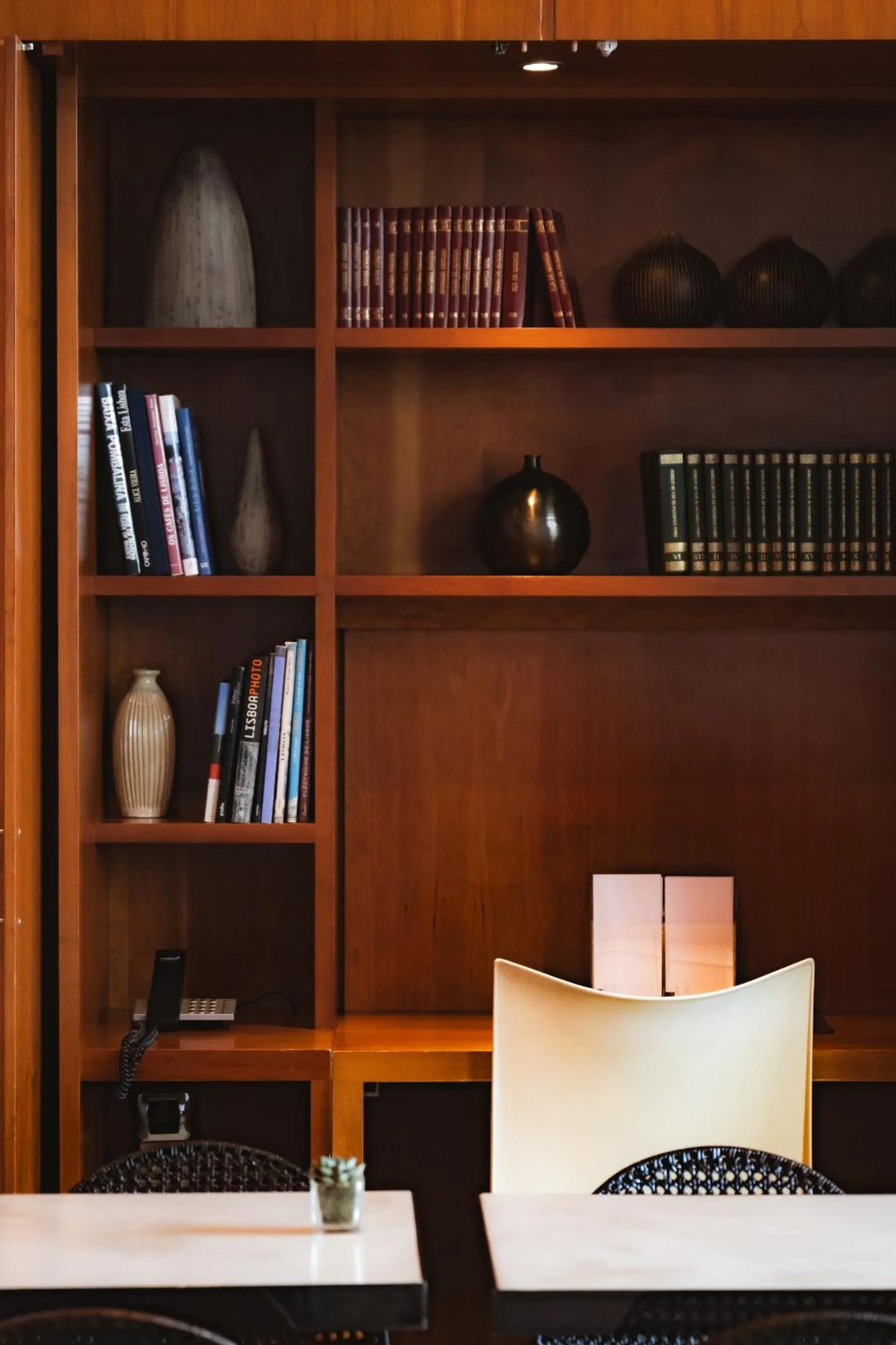 Library in Hotel Dom Carlos Liberty