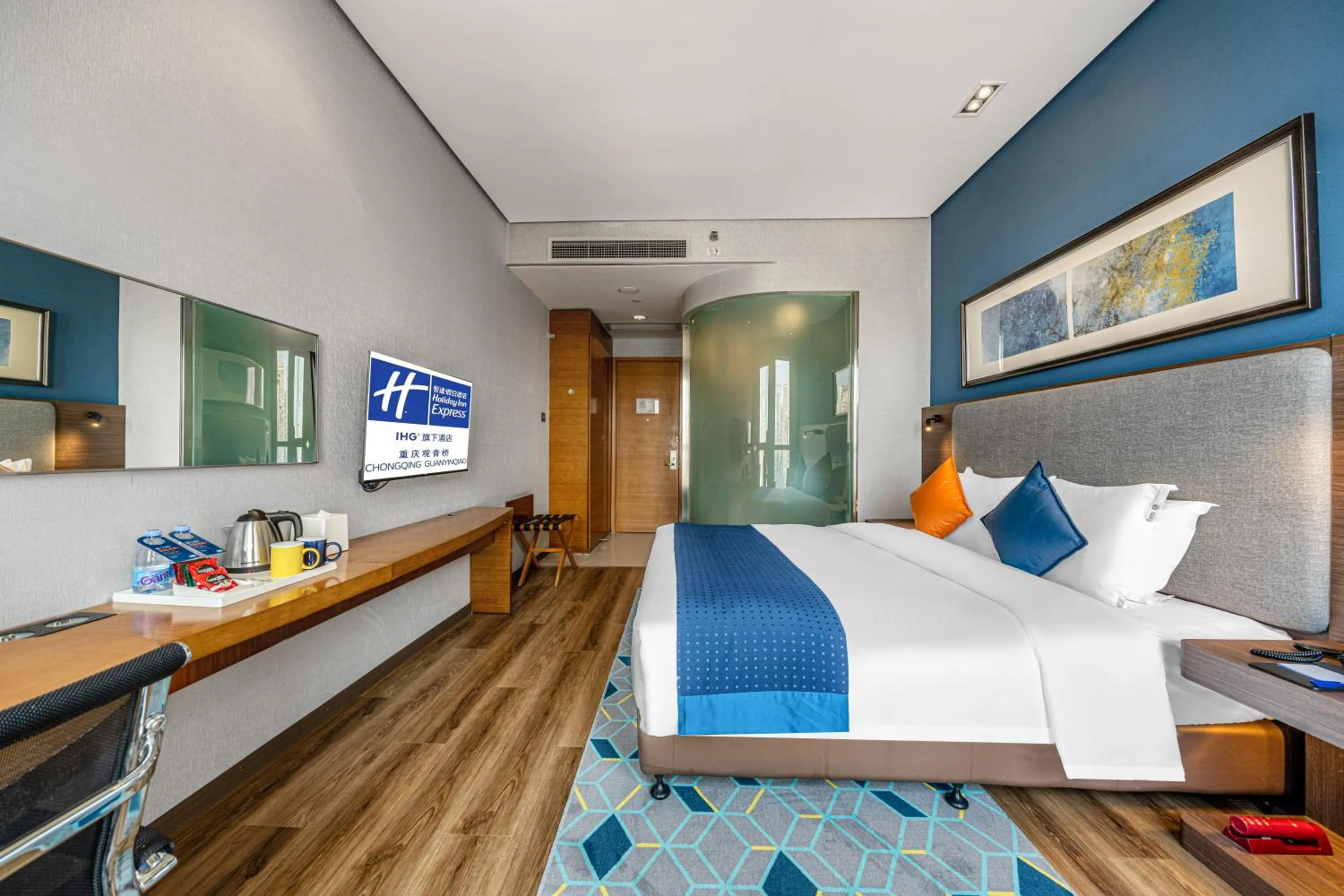 Bedroom, Bed in Holiday Inn Express Chongqing Guanyinqiao by IHG