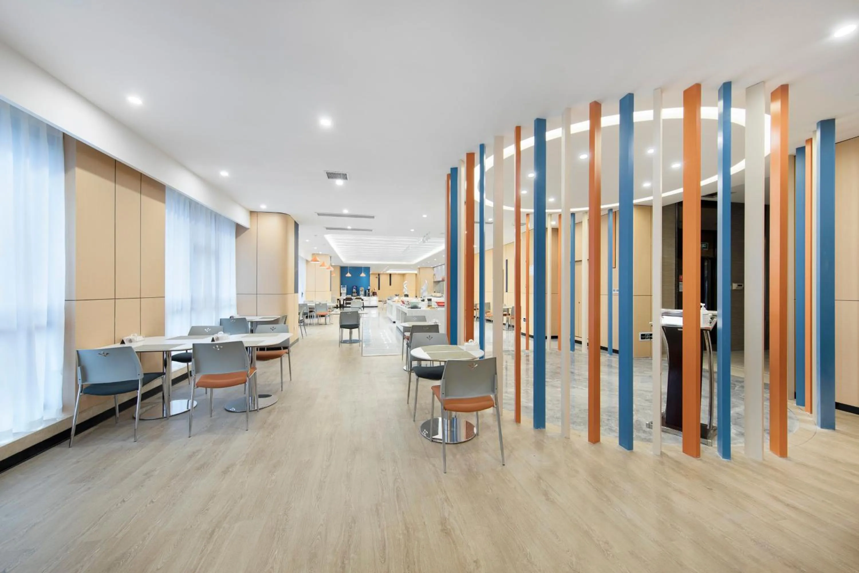 Restaurant/places to eat in Holiday Inn Express Chongqing Guanyinqiao by IHG