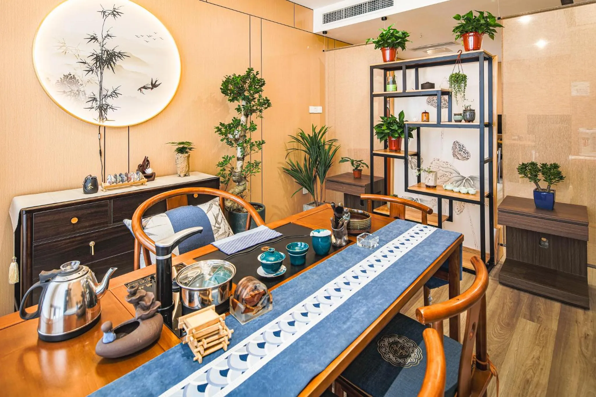 Seating area in Holiday Inn Express Chongqing Guanyinqiao by IHG