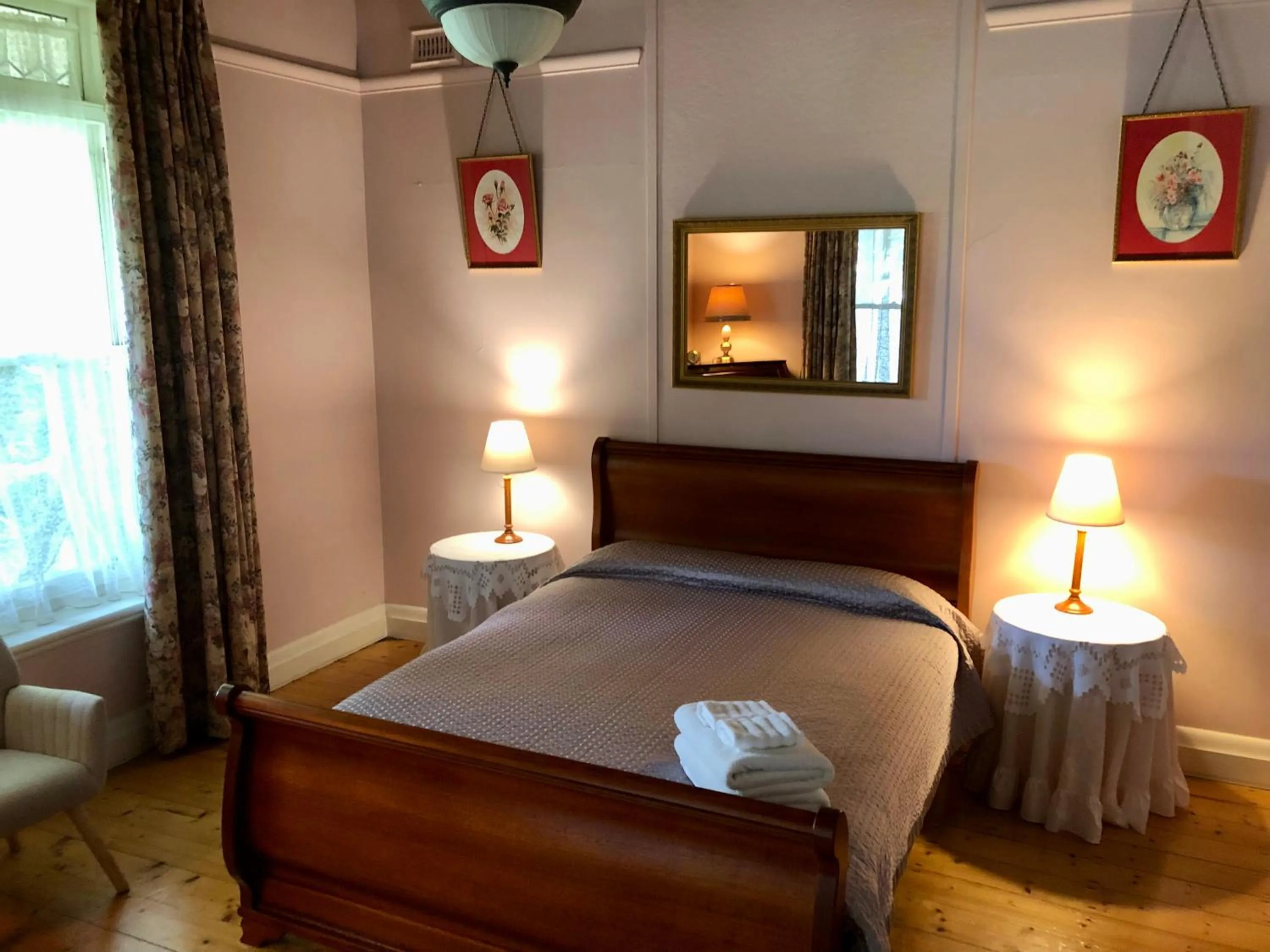 Bedroom, Bed in Lorelei Bed & Breakfast