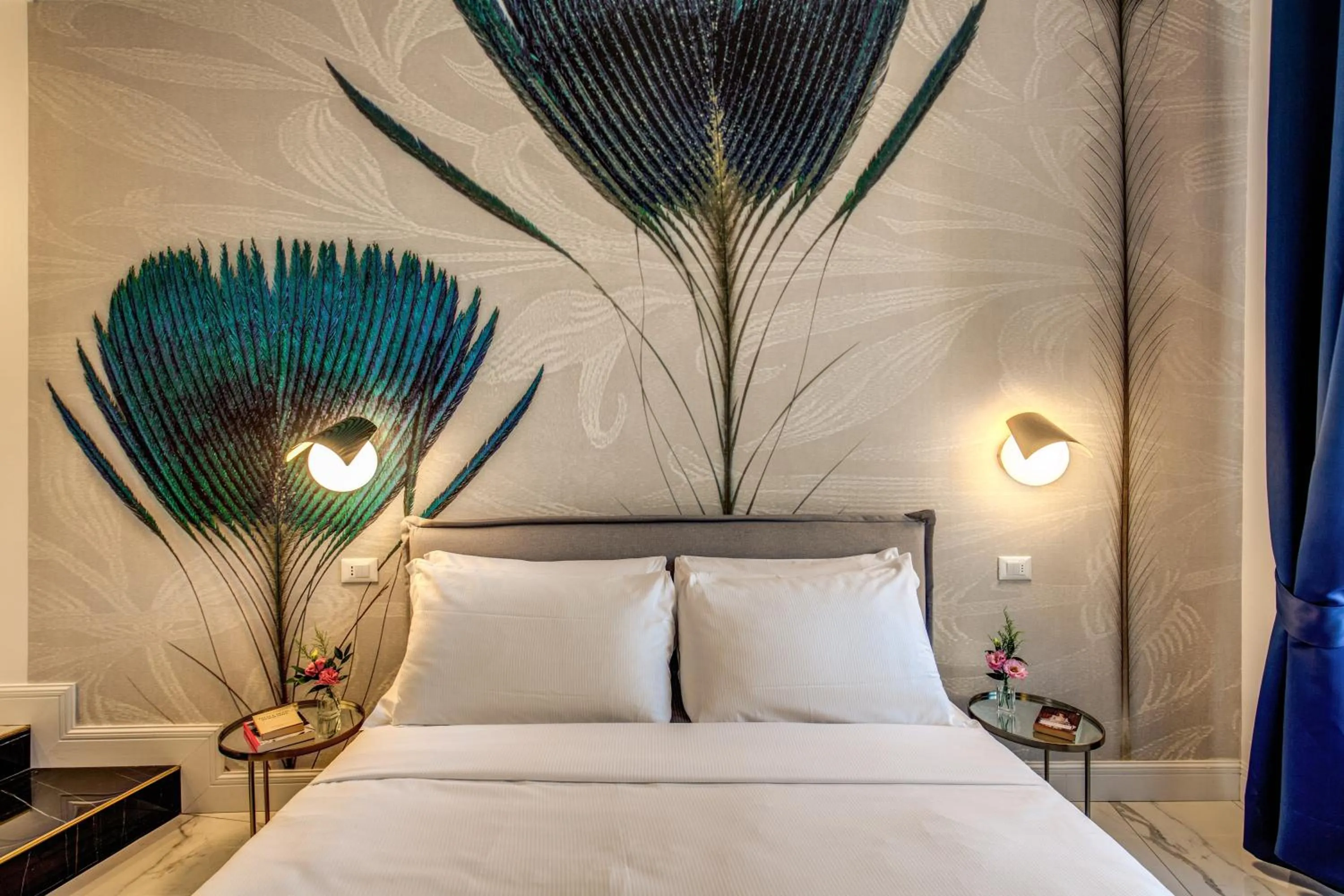 Bedroom, Bed in Little Queen Pantheon