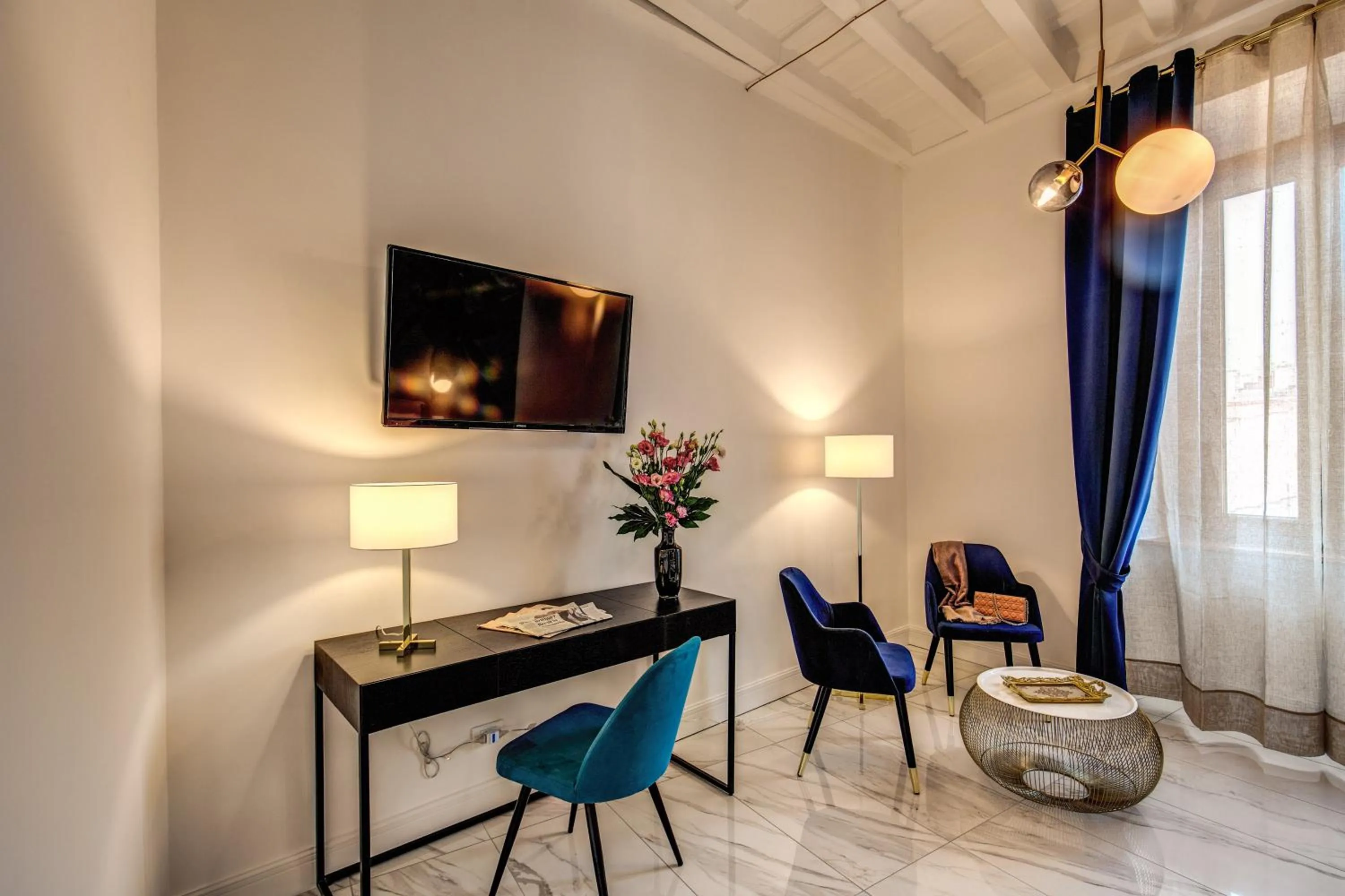 Bedroom in Little Queen Pantheon