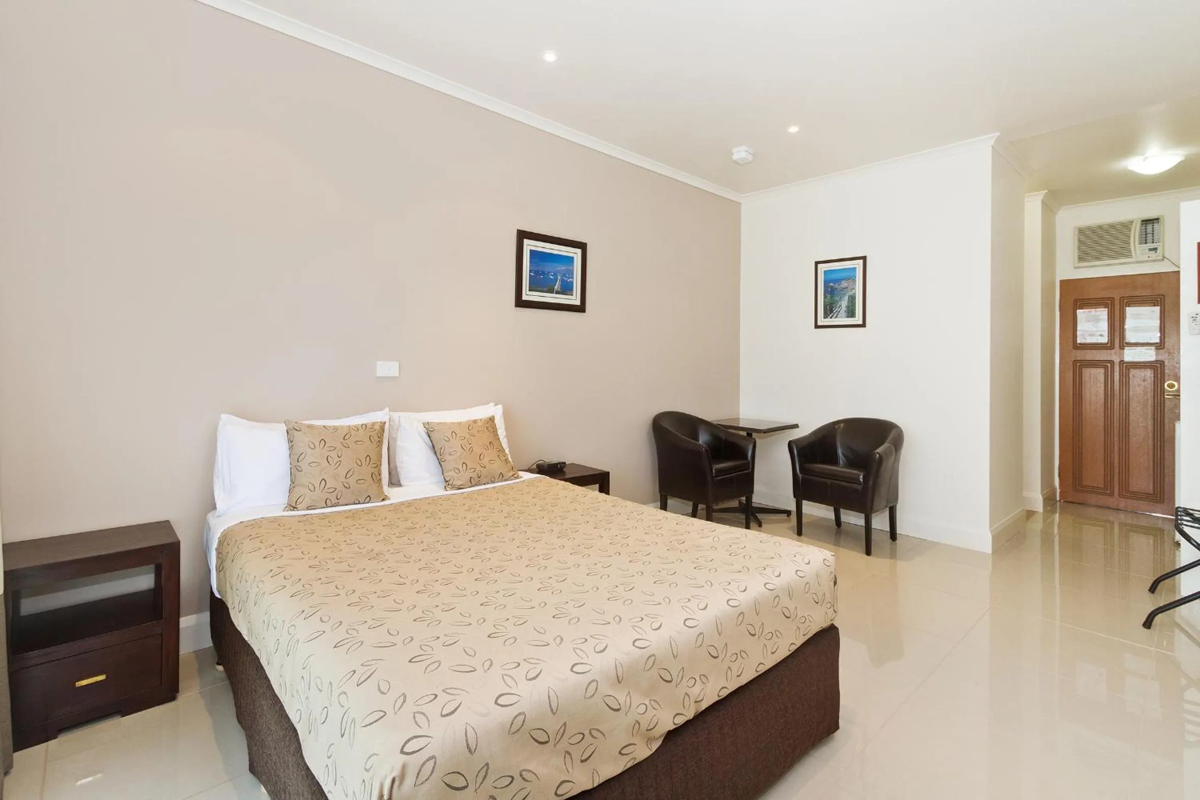 Bedroom, Bed in Sandhurst Motel