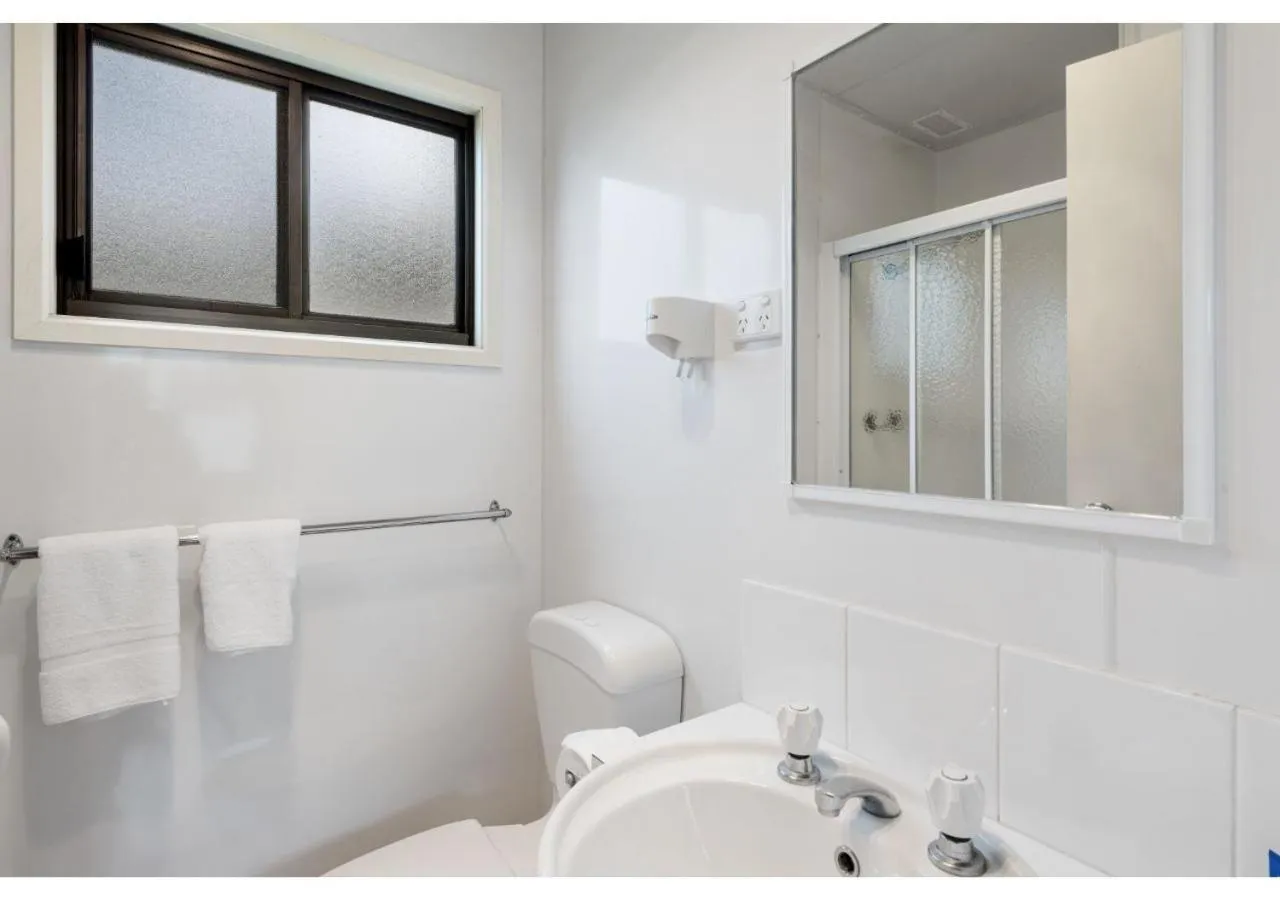 Bathroom in Discovery Parks - Warrnambool