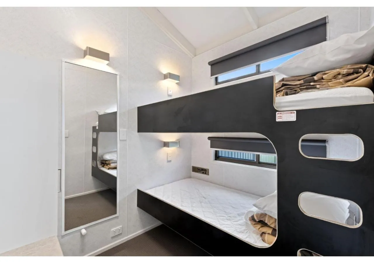 Bedroom, Bed in Discovery Parks - Warrnambool