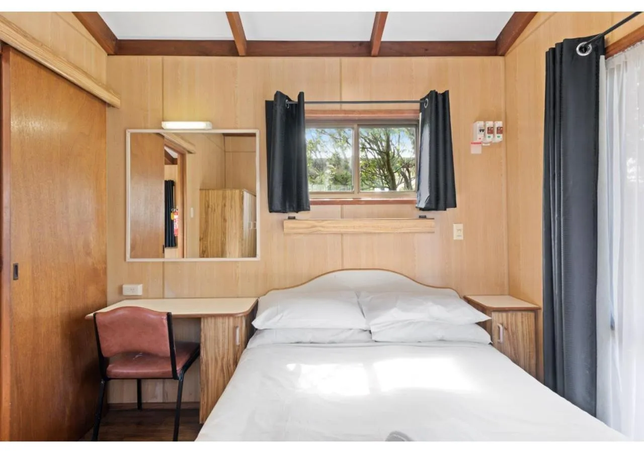 Bedroom, Bed in Discovery Parks - Warrnambool