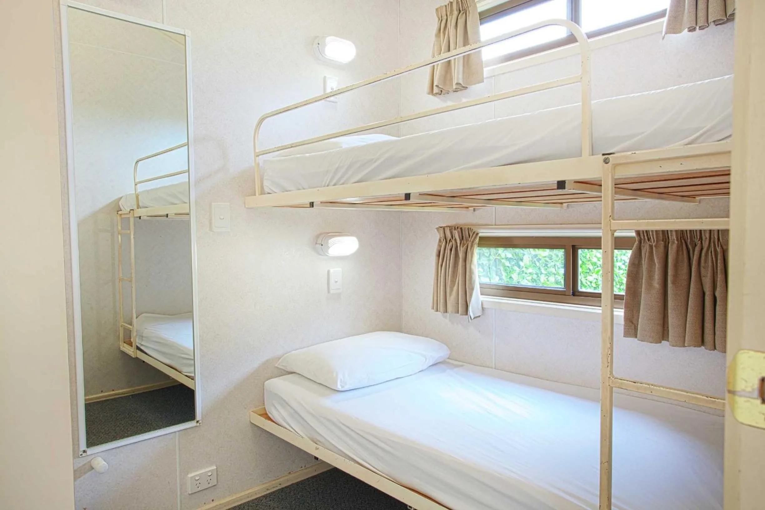 Bedroom, Bed in Discovery Parks - Warrnambool