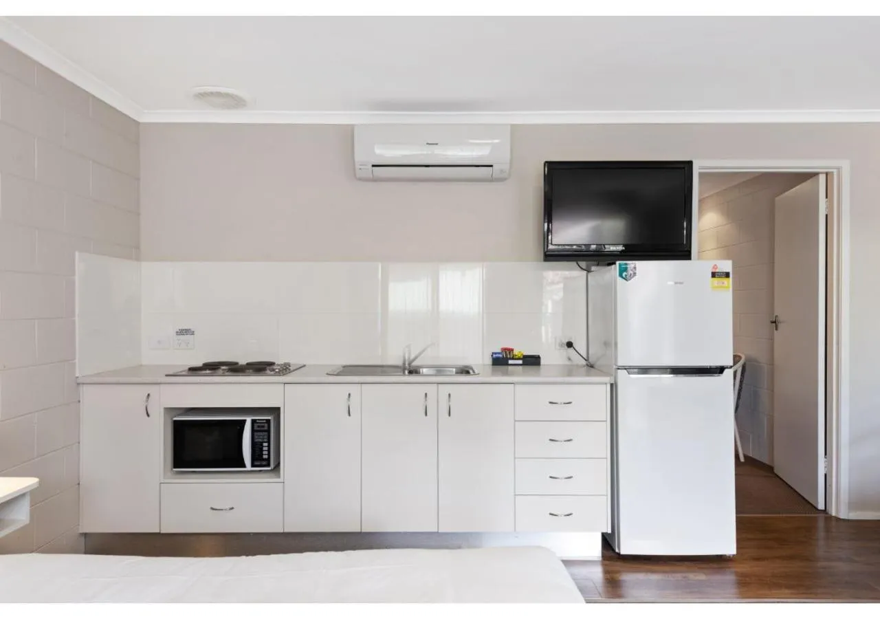 Kitchen or kitchenette in Discovery Parks - Warrnambool