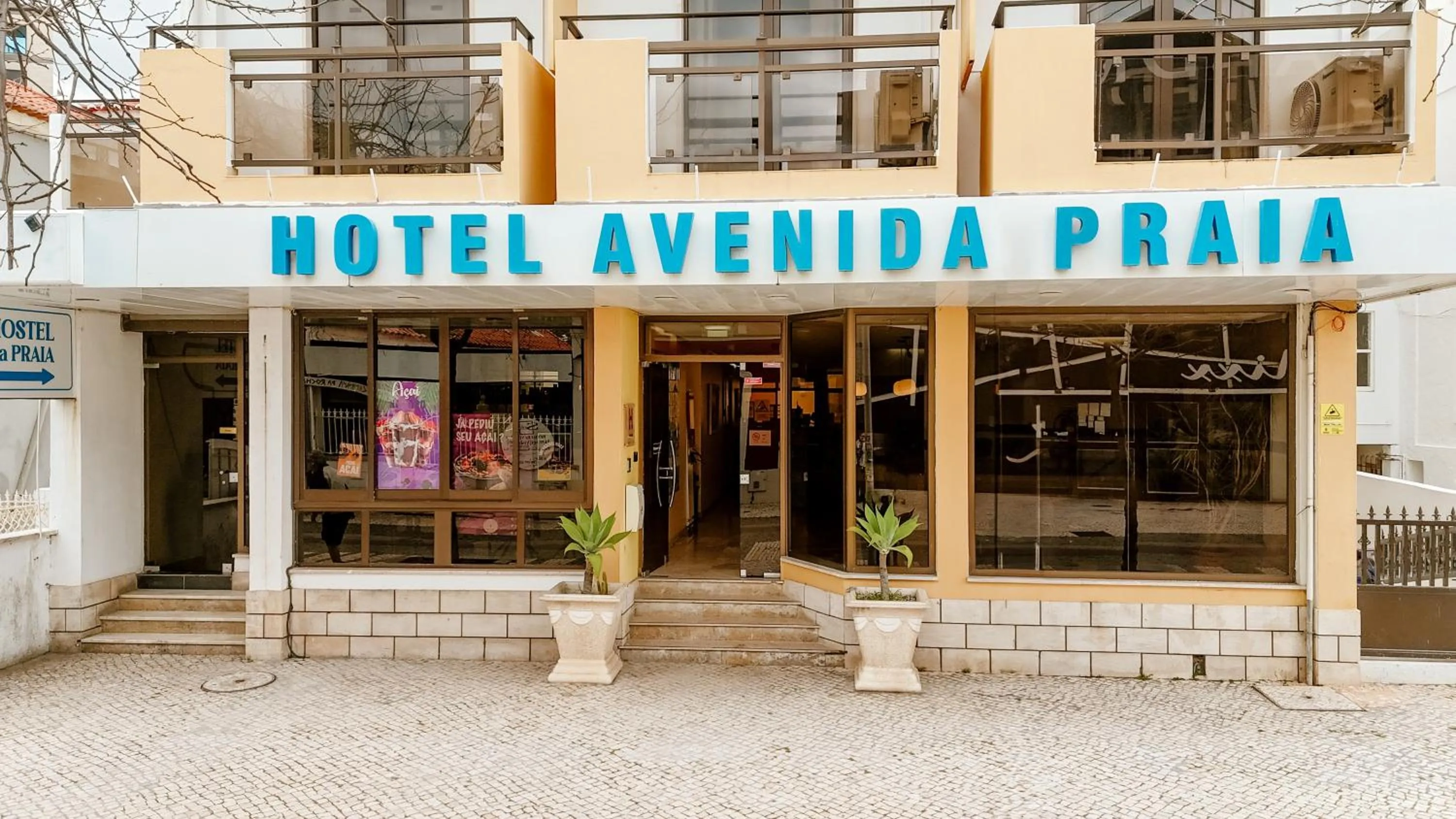 Property building in Hotel Avenida Praia
