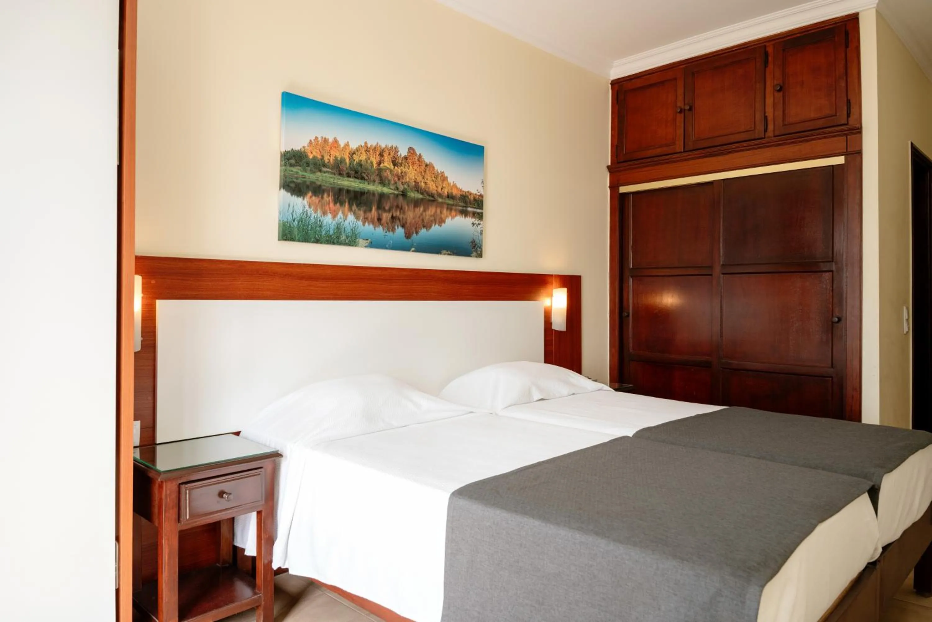 Bedroom, Bed in Hotel Avenida Praia