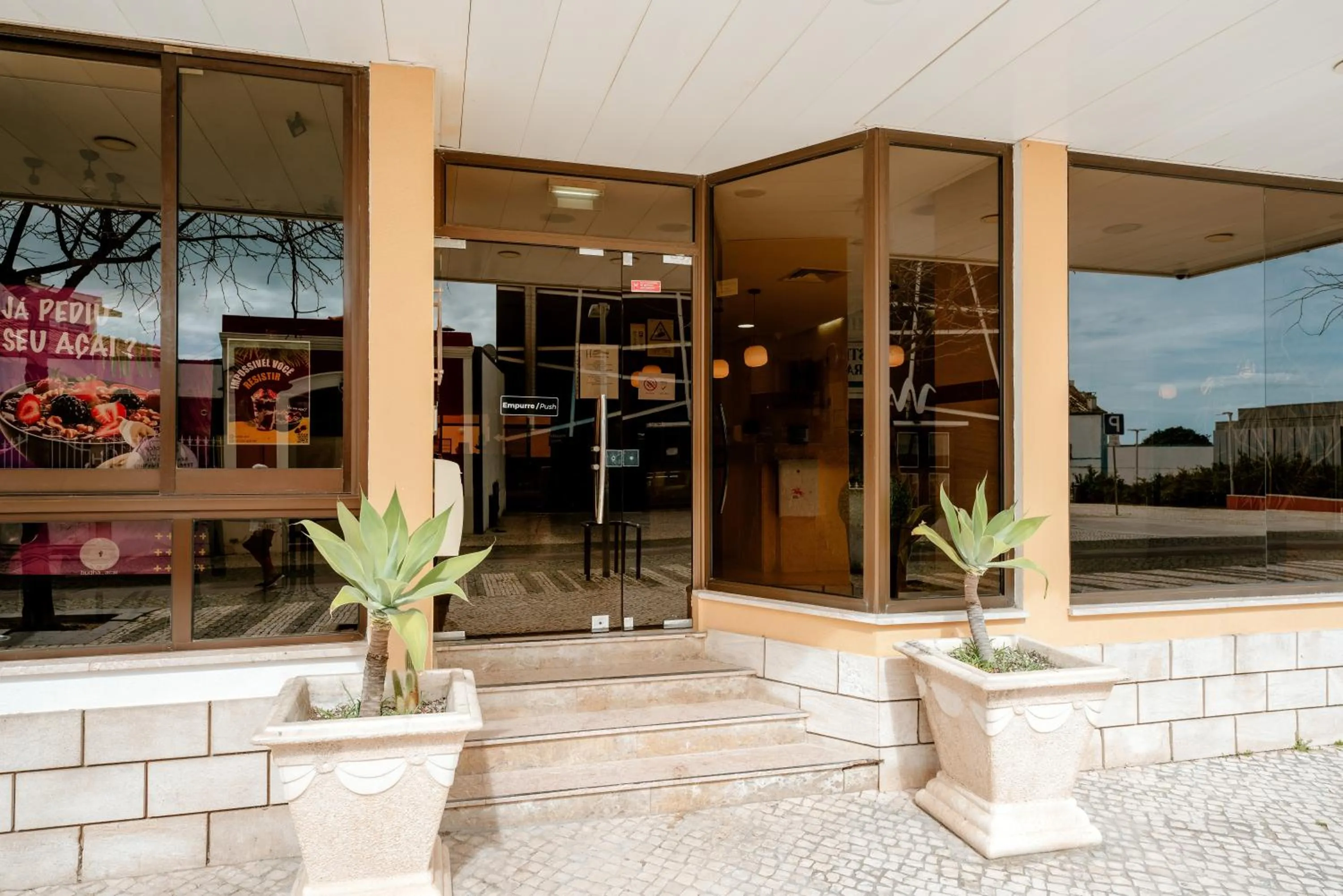 Facade/entrance in Hotel Avenida Praia