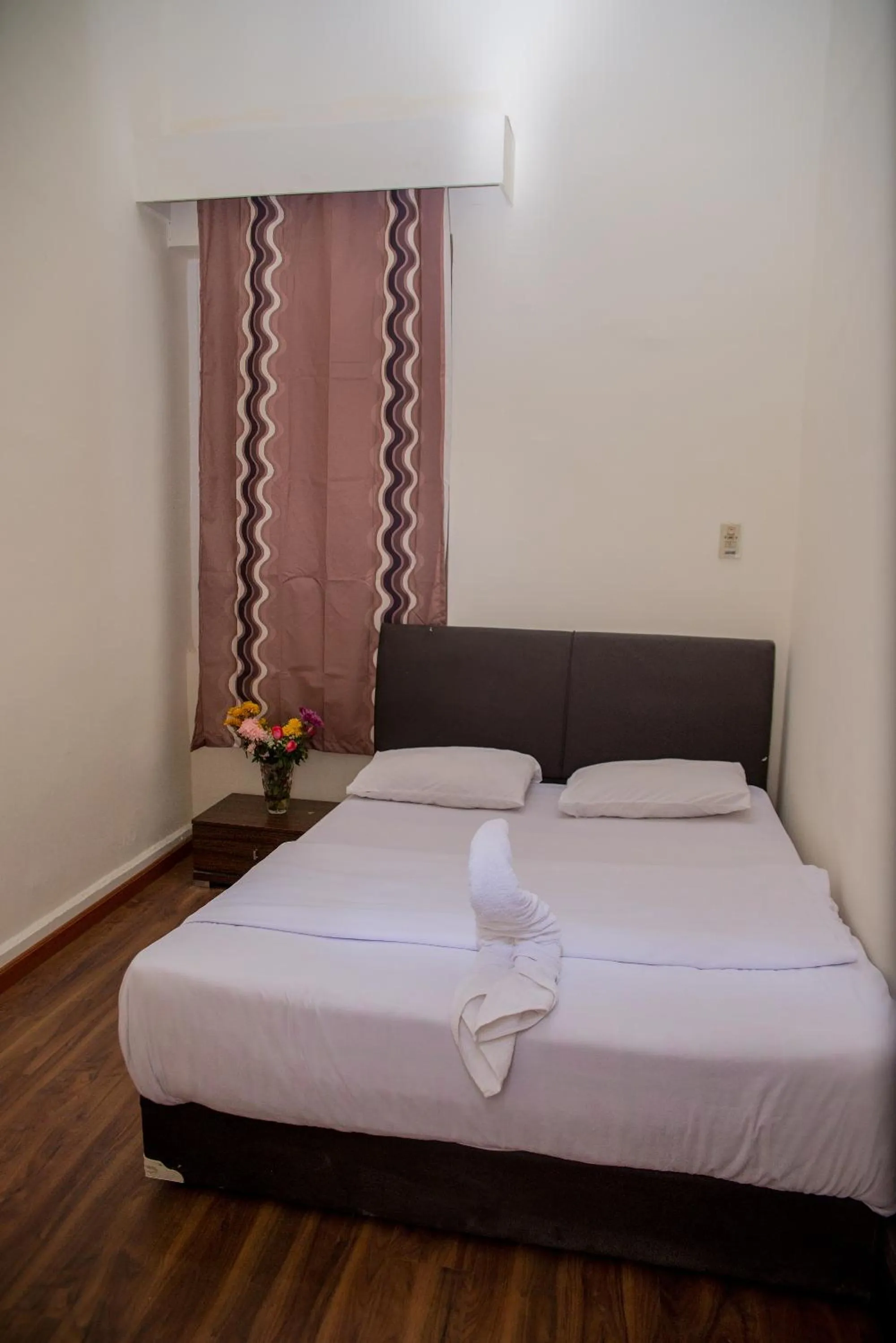 Bed in Hotel Grand Royal Cairo