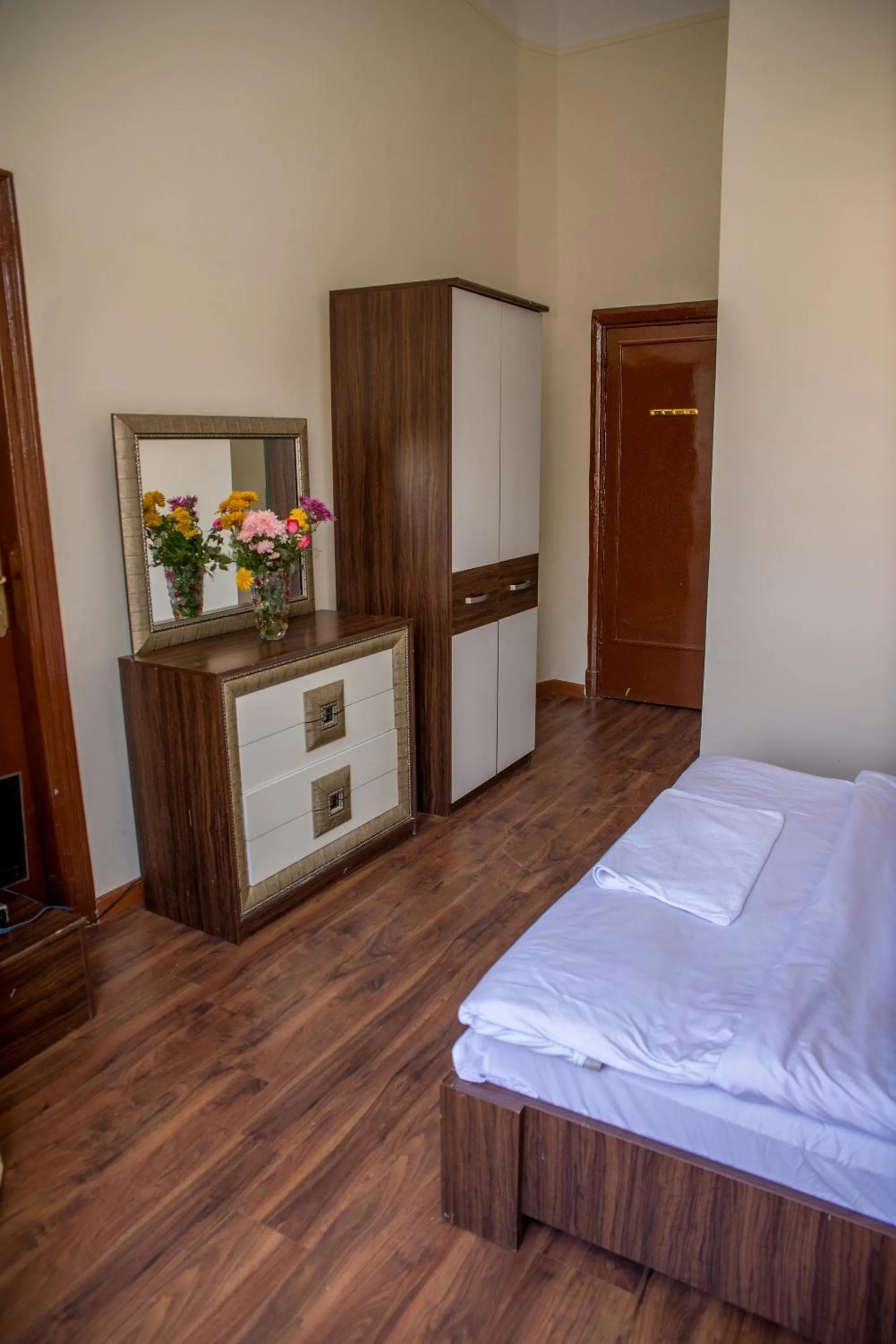 Bed in Hotel Grand Royal Cairo