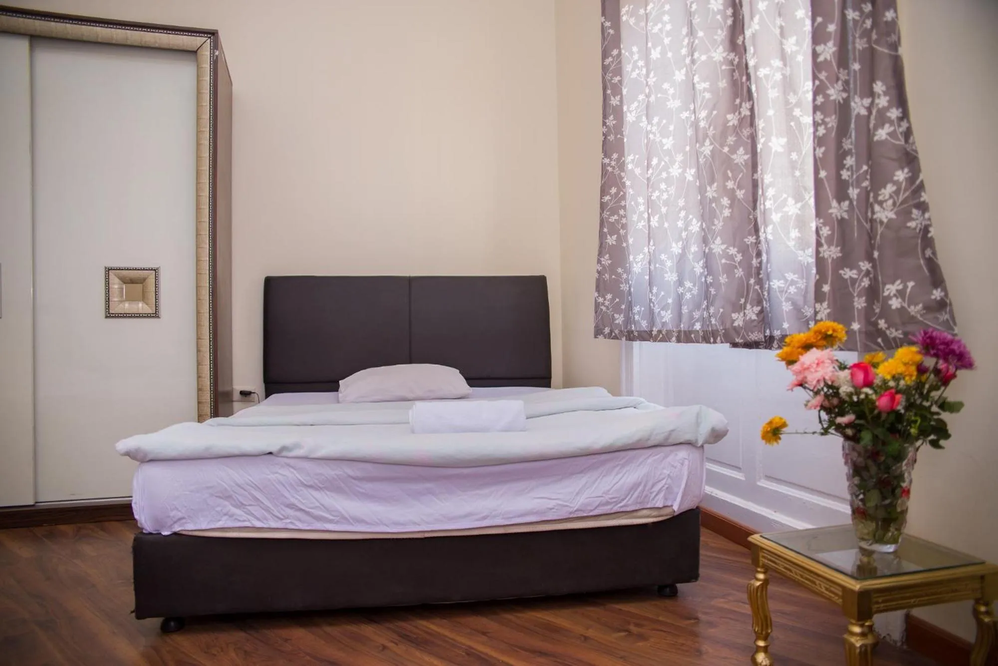 Bed in Hotel Grand Royal Cairo