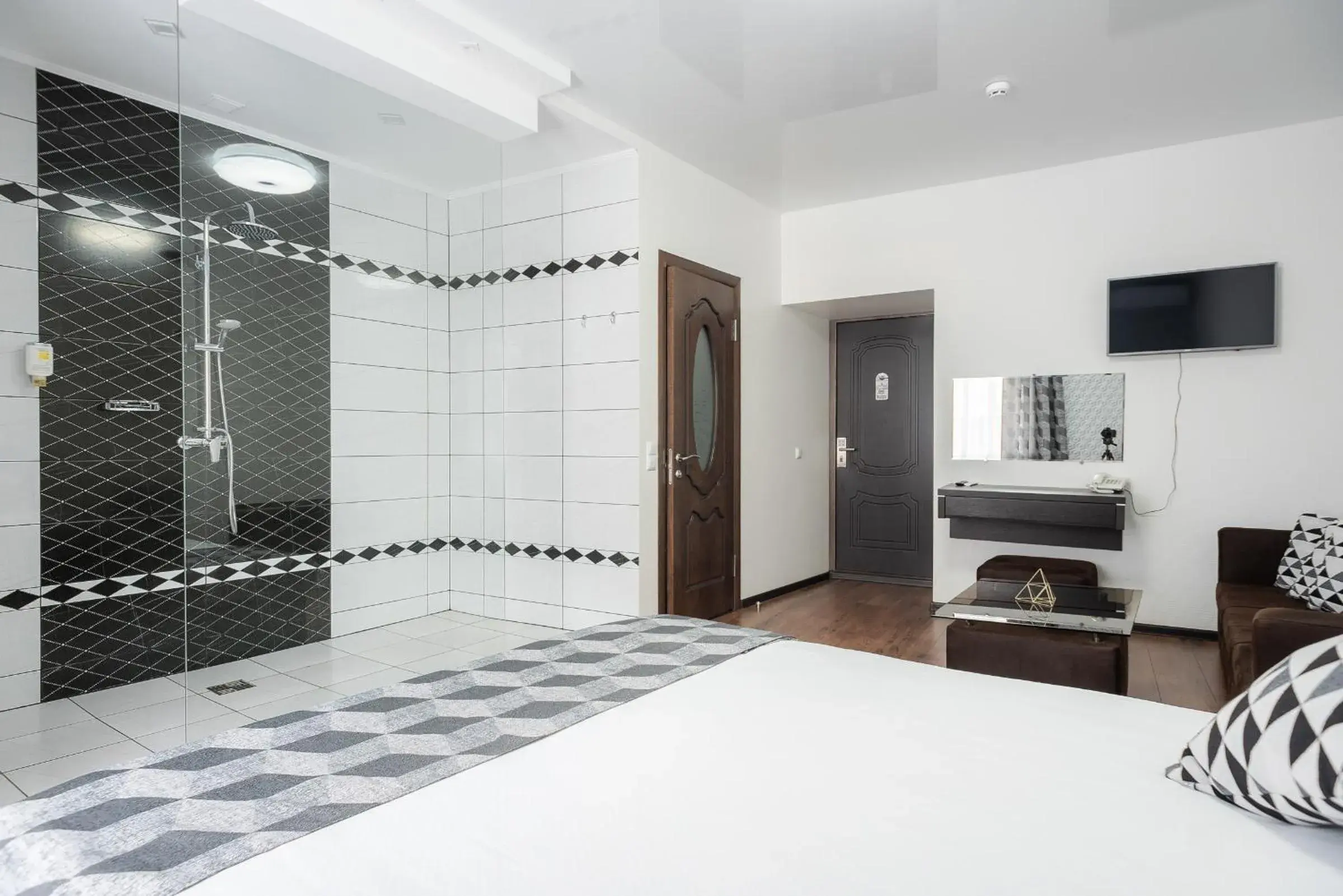 Large Double Room in Rhombus Hotel Large Double Room in Rhombus Hotel