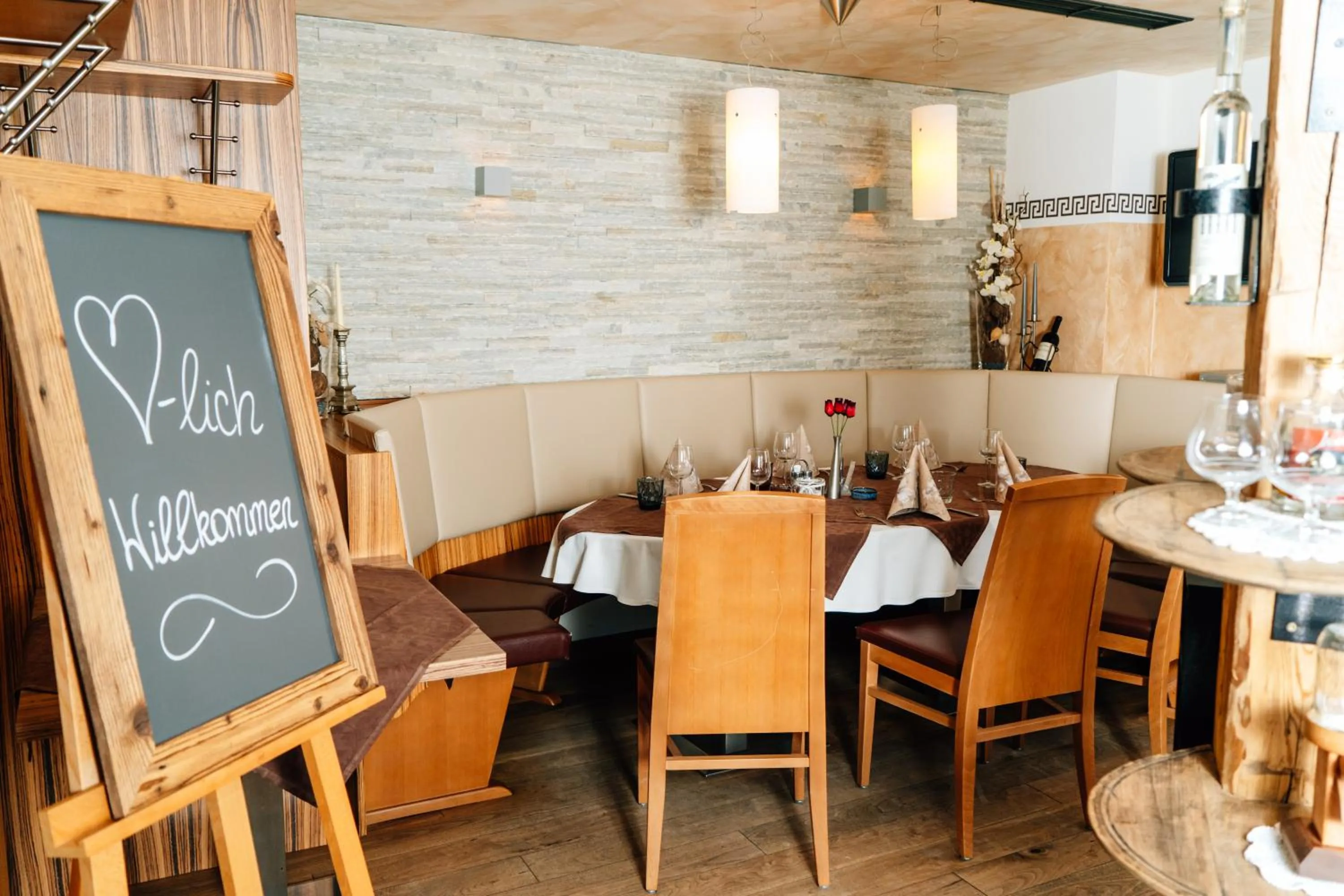 Restaurant/places to eat in Strattnerhof