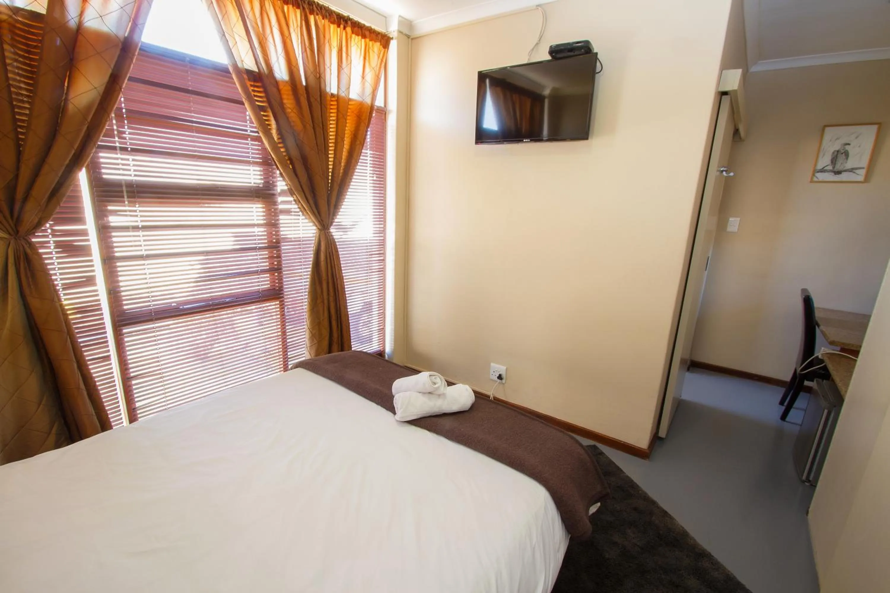 Photo of the whole room, Bed in Ramasibi Guest Services