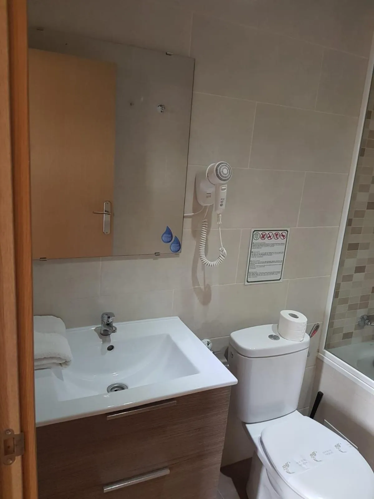 Bathroom in Hostal Martinval